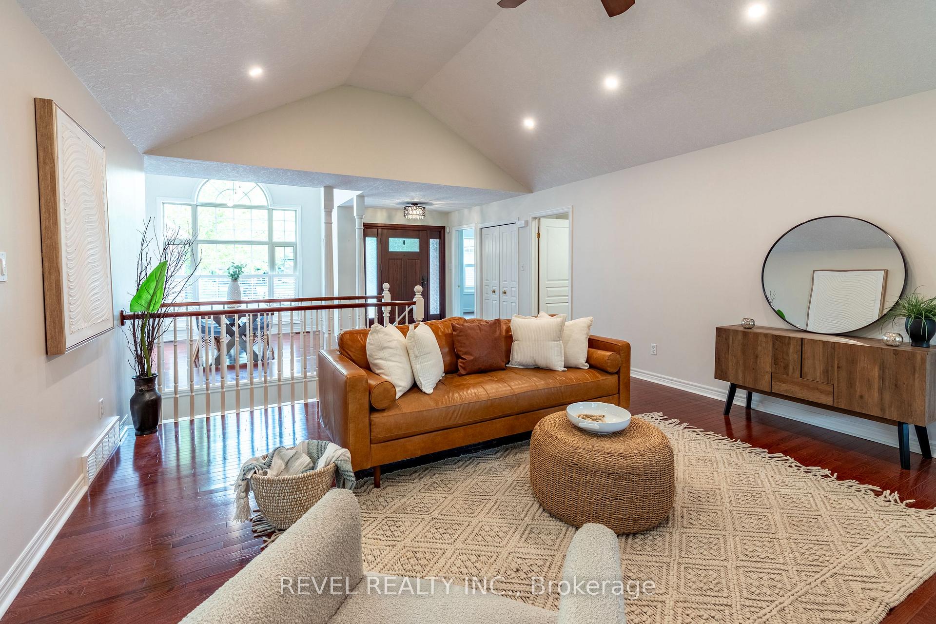 Photo 11 of 632 Bayhampton Crescent, Waterloo — HOMEH