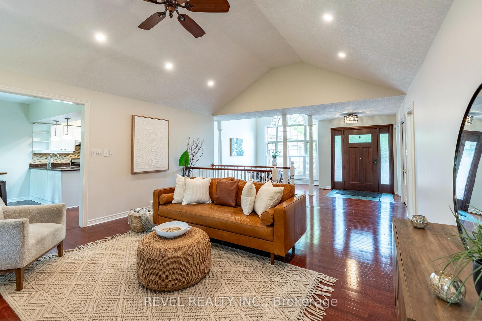 Photo 12 of 632 Bayhampton Crescent, Waterloo — HOMEH