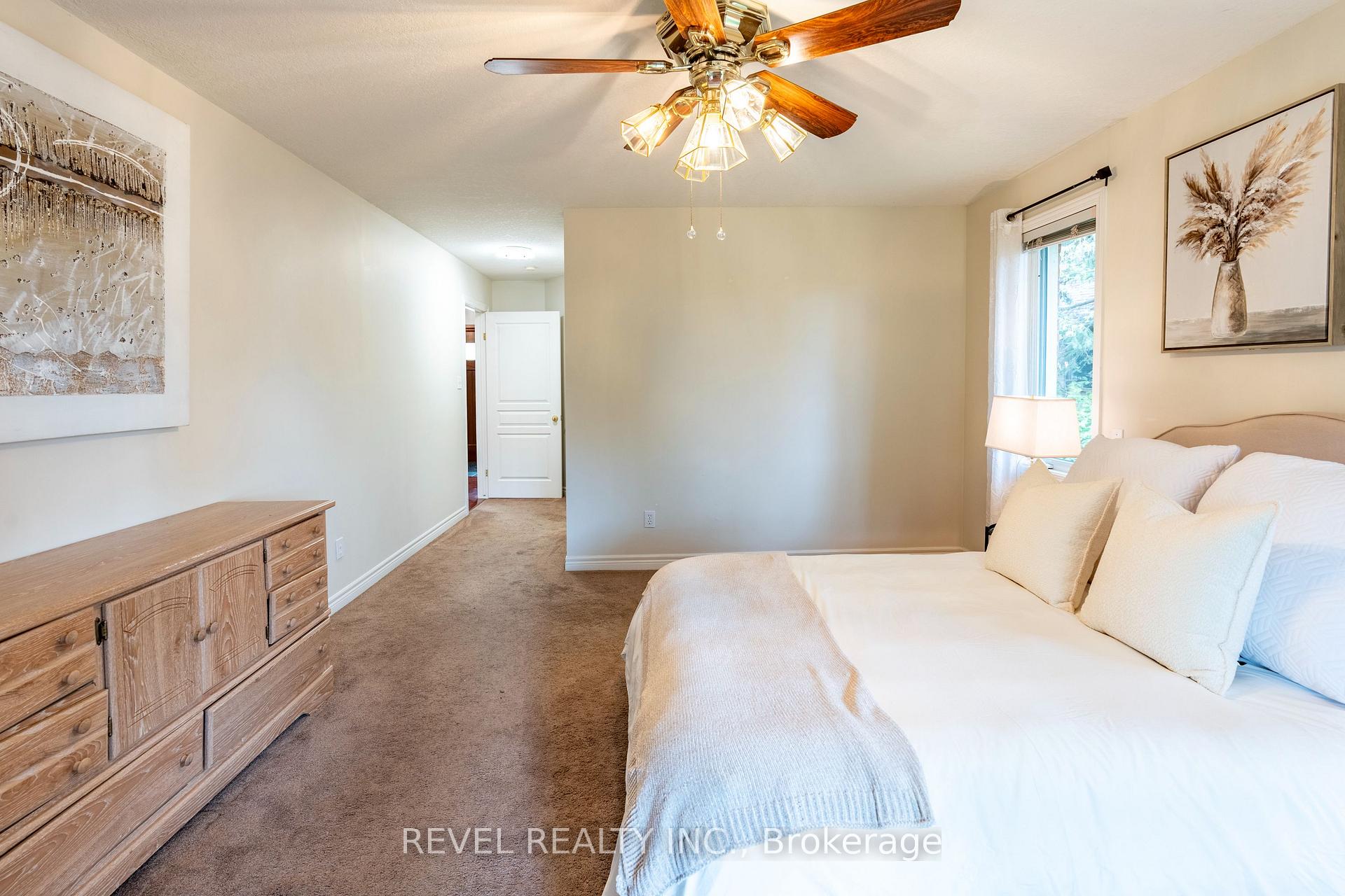 Photo 14 of 632 Bayhampton Crescent, Waterloo — HOMEH