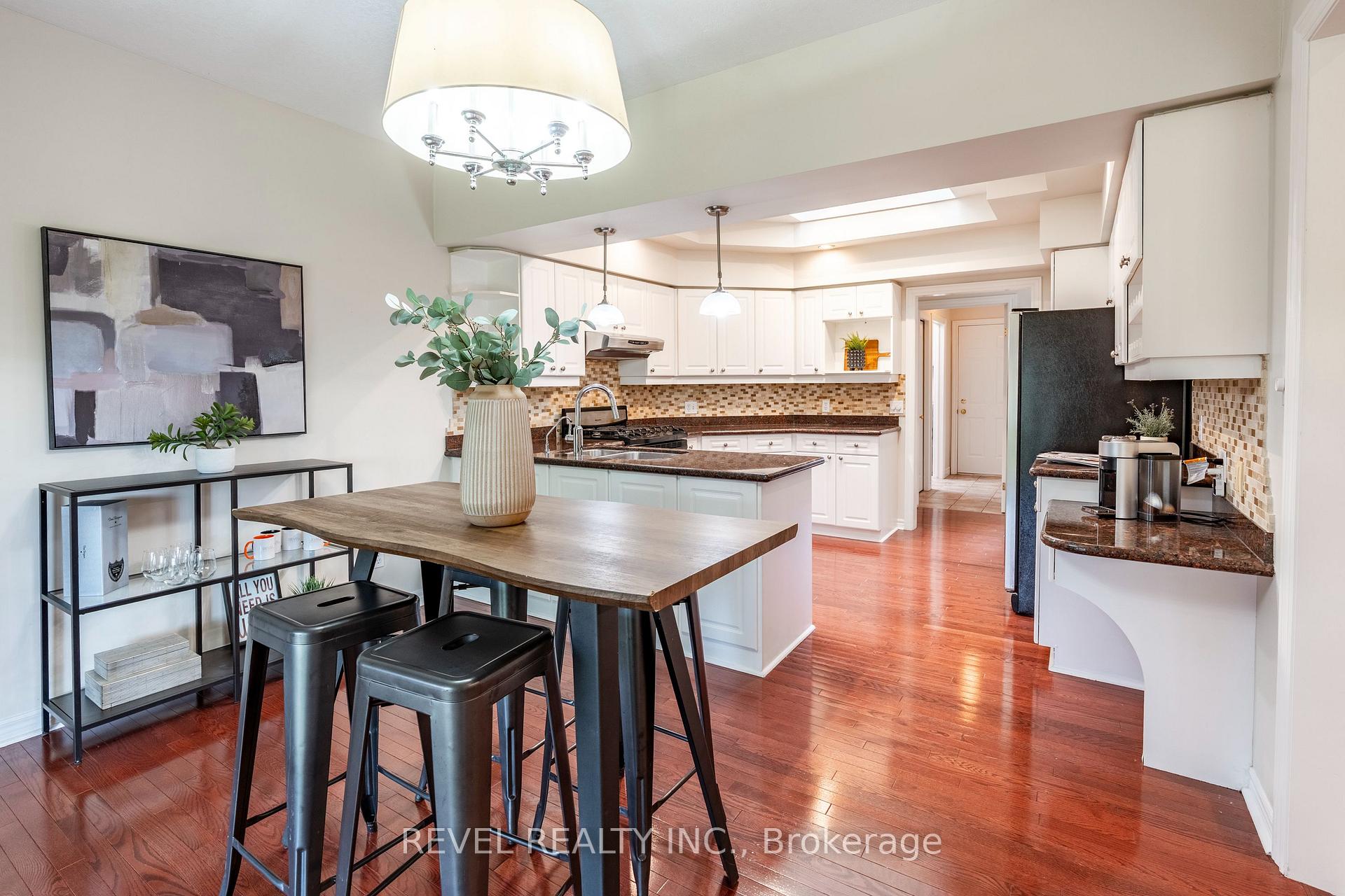 Photo 17 of 632 Bayhampton Crescent, Waterloo — HOMEH