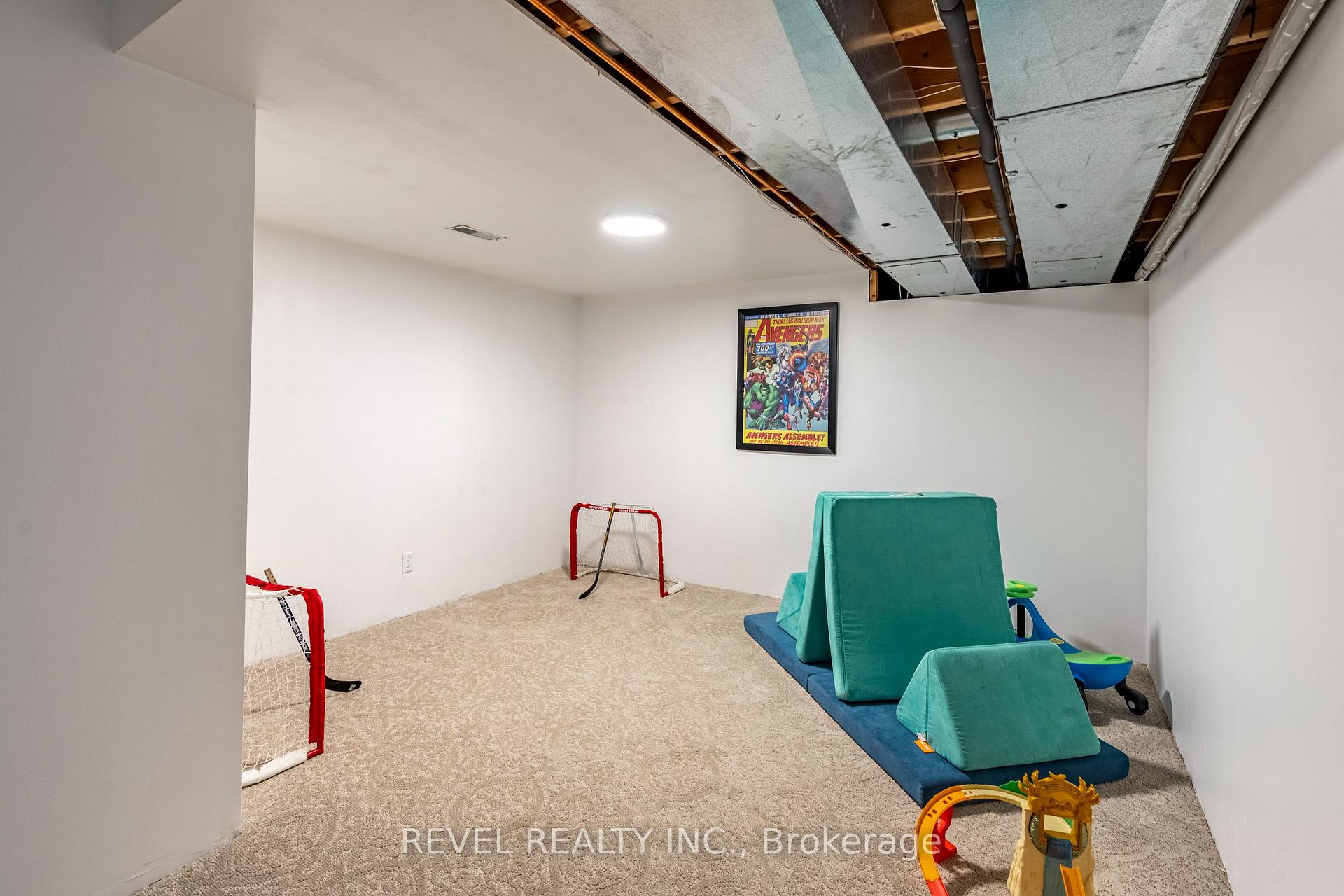 Photo 31 of 632 Bayhampton Crescent, Waterloo — HOMEH
