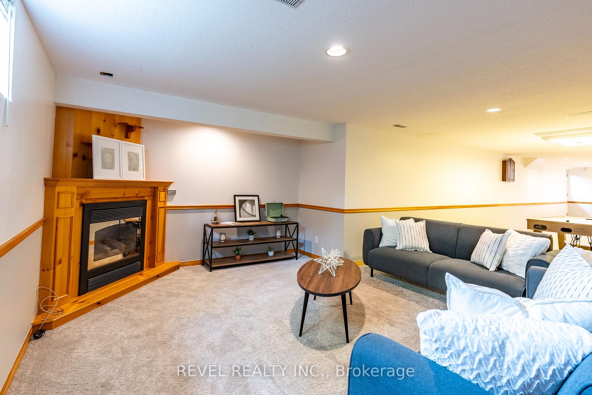 Photo 34 of 632 Bayhampton Crescent, Waterloo — HOMEH