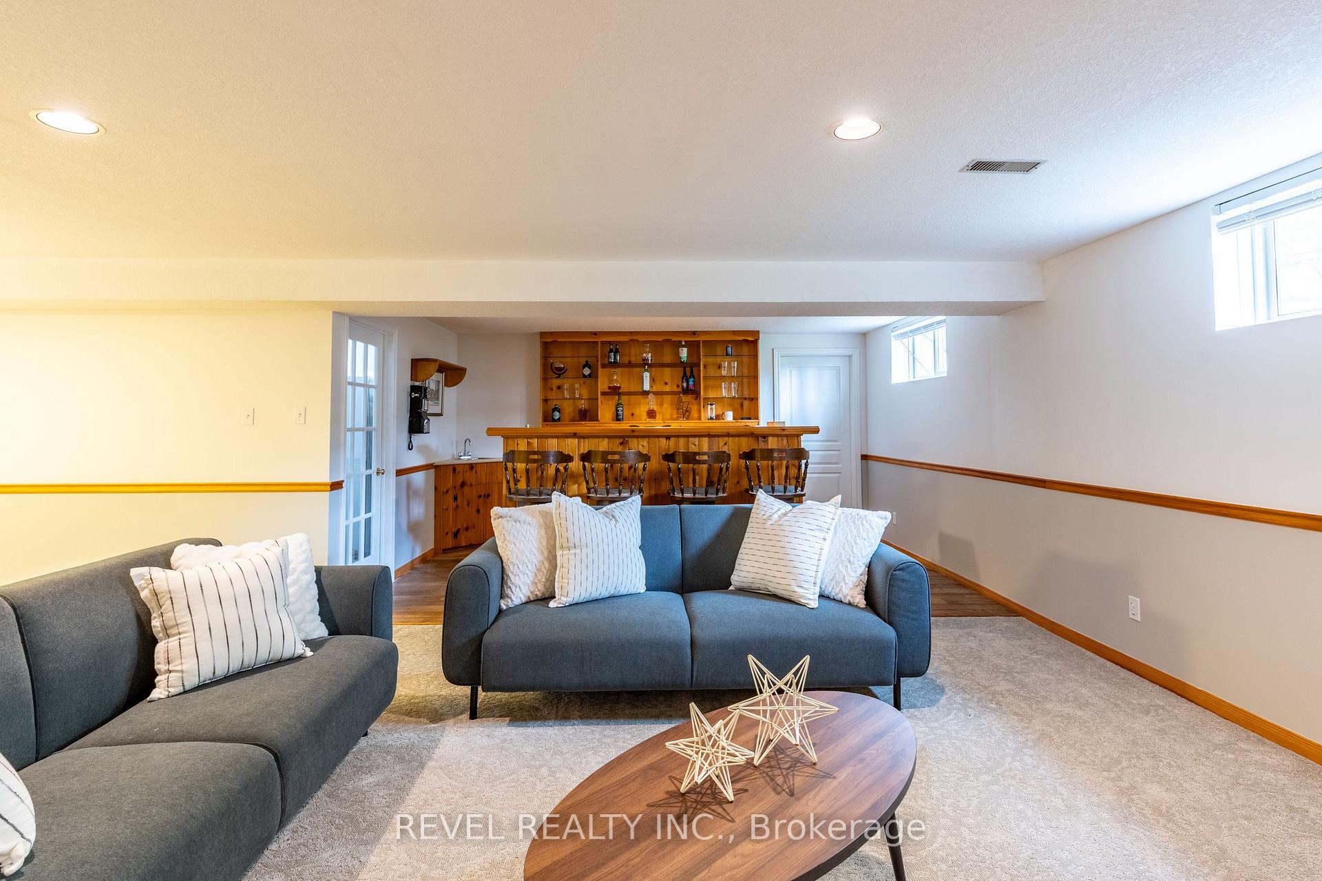 Photo 35 of 632 Bayhampton Crescent, Waterloo — HOMEH