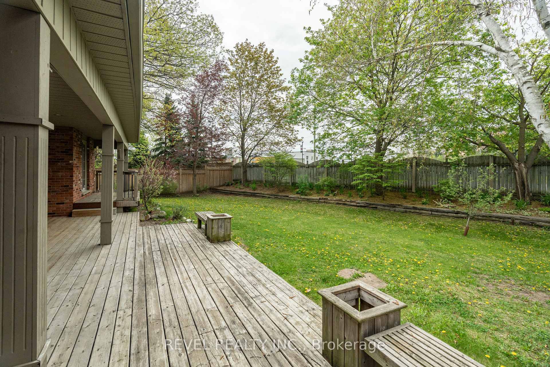 Photo 37 of 632 Bayhampton Crescent, Waterloo — HOMEH