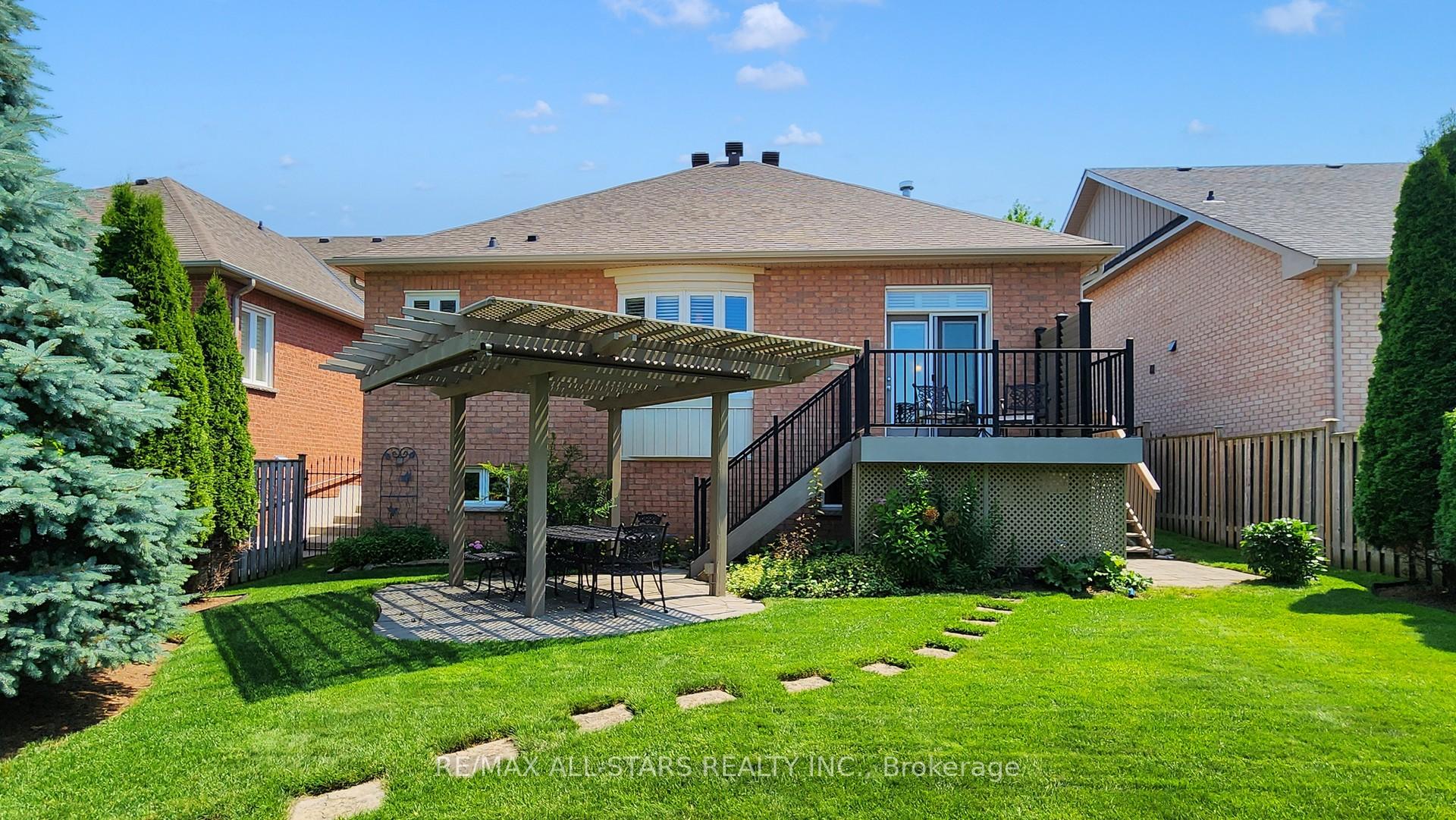 Photo 35 of 62 Joseph Street, Uxbridge — HOMEH