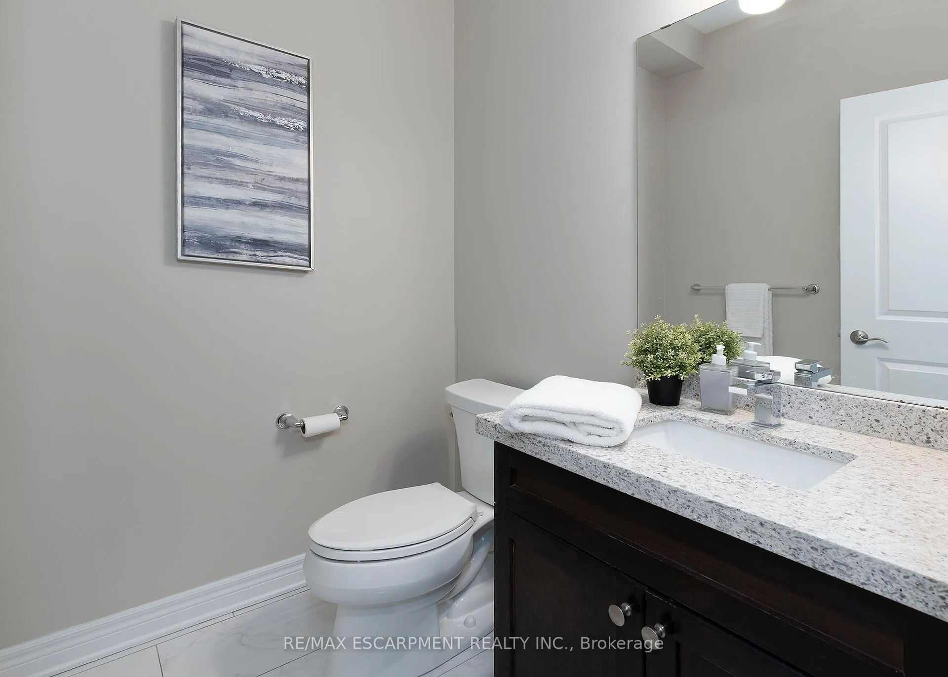 Photo 11 of 6 Laurent Avenue, Welland, Lincoln/Crowland — HOMEH