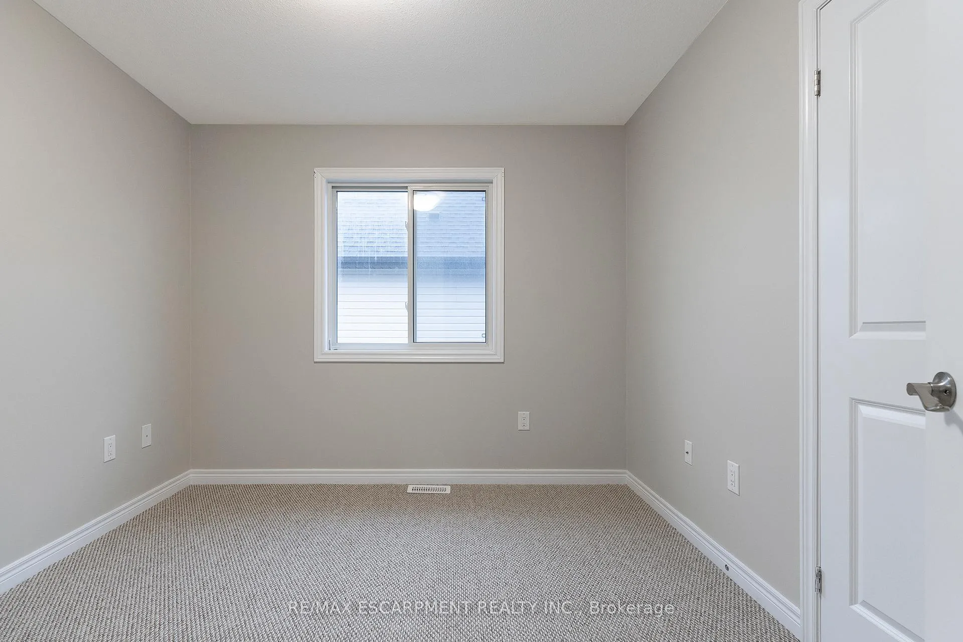 Photo 14 of 6 Laurent Avenue, Welland, Lincoln/Crowland — HOMEH