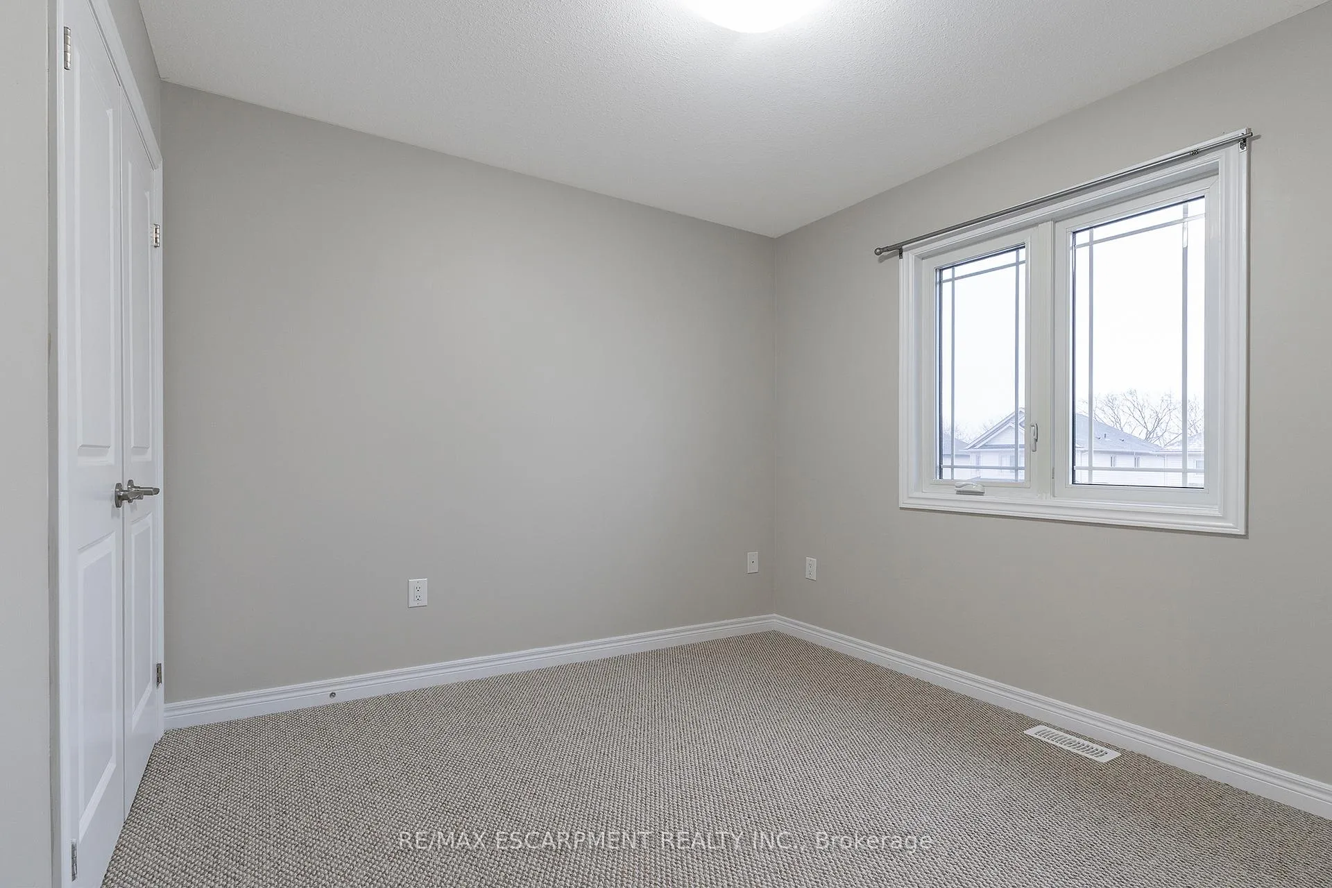 Photo 15 of 6 Laurent Avenue, Welland, Lincoln/Crowland — HOMEH