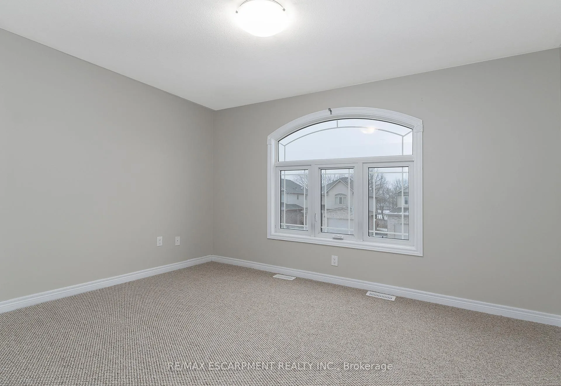 Photo 16 of 6 Laurent Avenue, Welland, Lincoln/Crowland — HOMEH