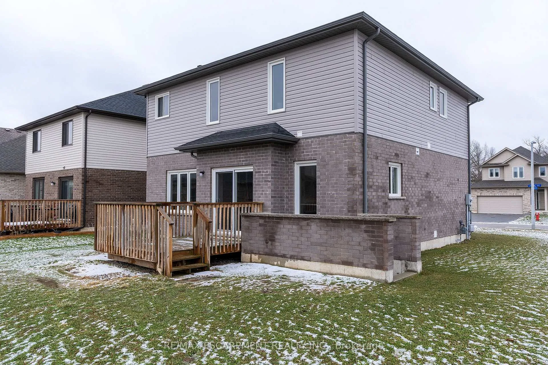 Photo 25 of 6 Laurent Avenue, Welland, Lincoln/Crowland — HOMEH
