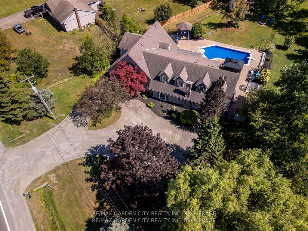 Front of 42573 3 Highway