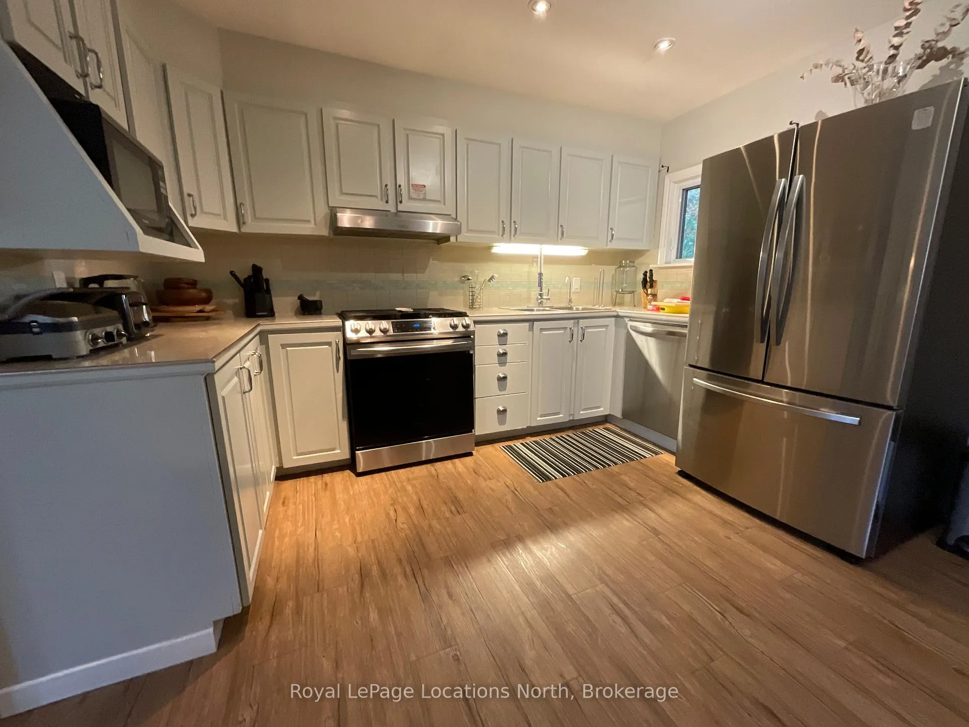 Photo 13 of 184 Dunkerron Avenue, Wasaga Beach — HOMEH