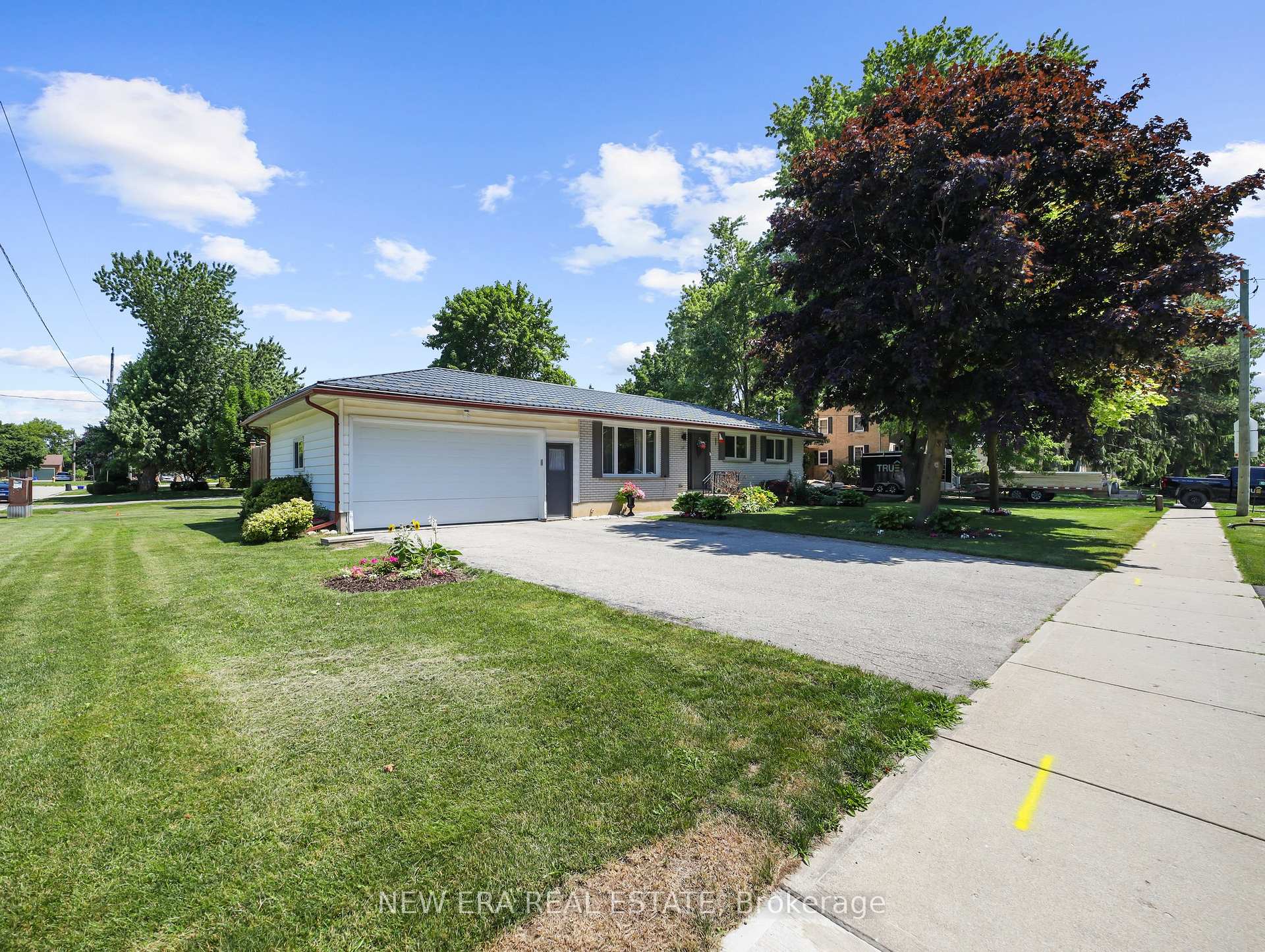 Photo 2 of 1031 Queens Bush Road, Wellesley — HOMEH