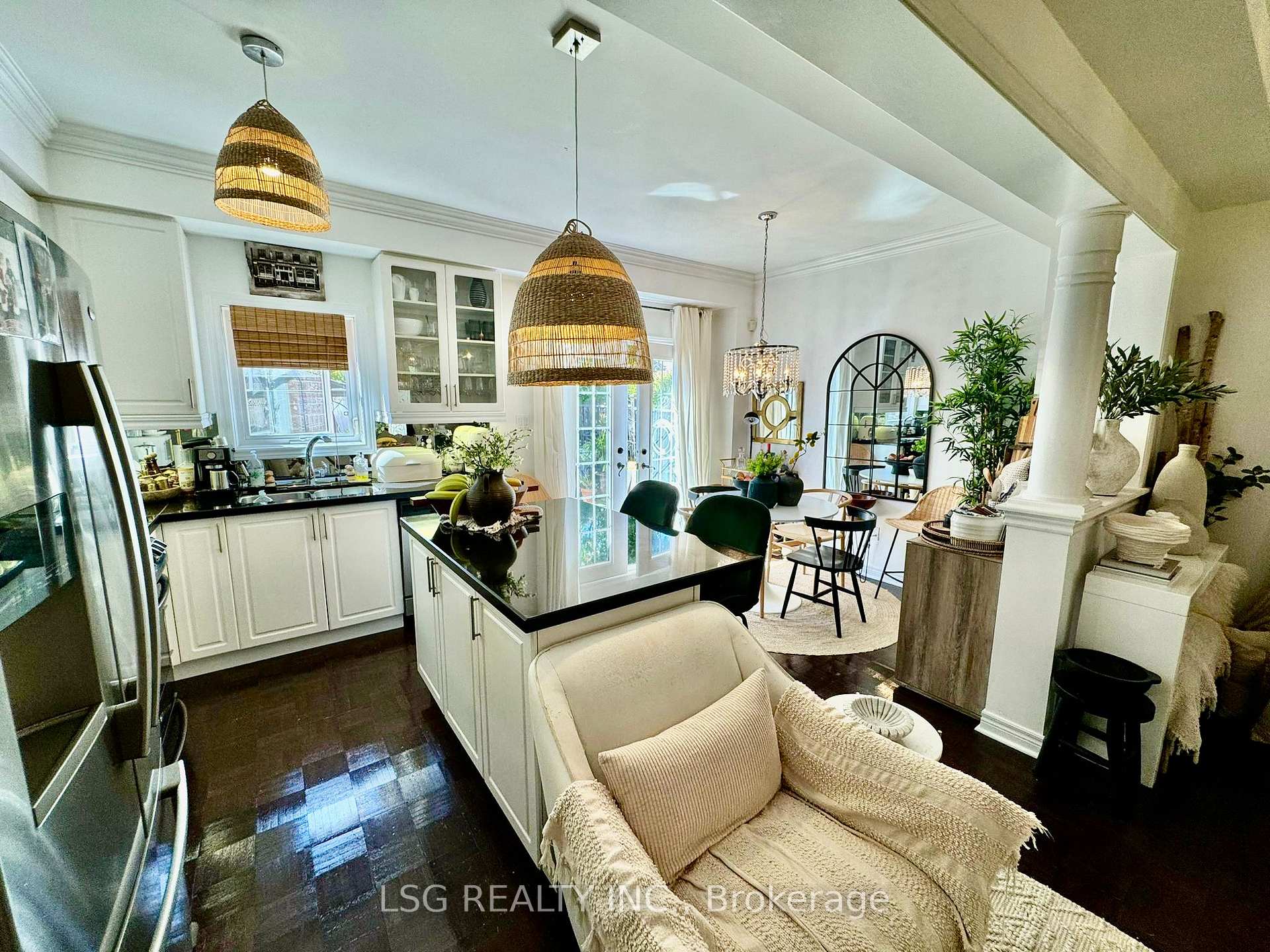 Photo 8 of 235 Venice Gate Drive, Vaughan, Vellore Village — HOMEH