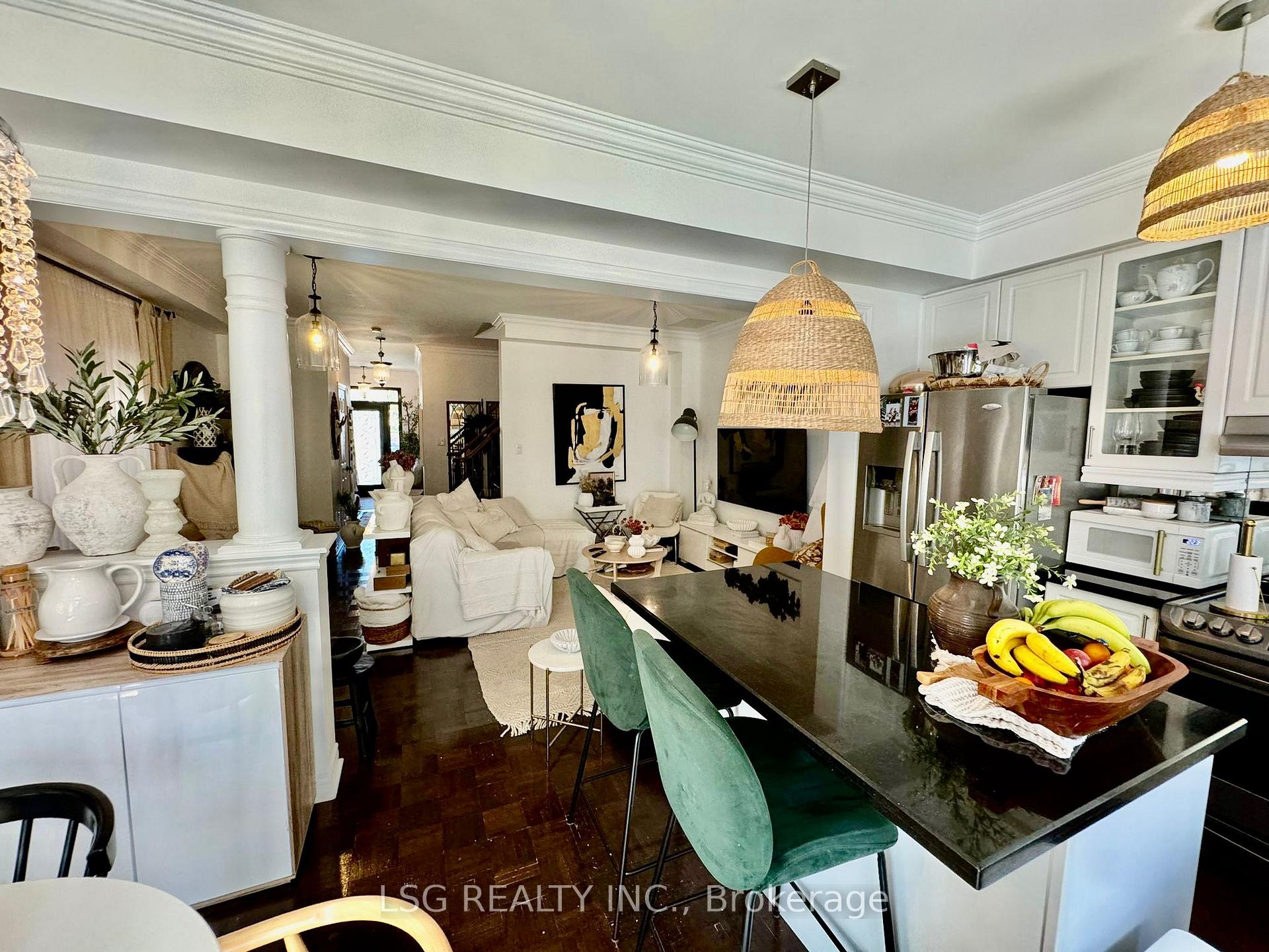 Photo 10 of 235 Venice Gate Drive, Vaughan, Vellore Village — HOMEH