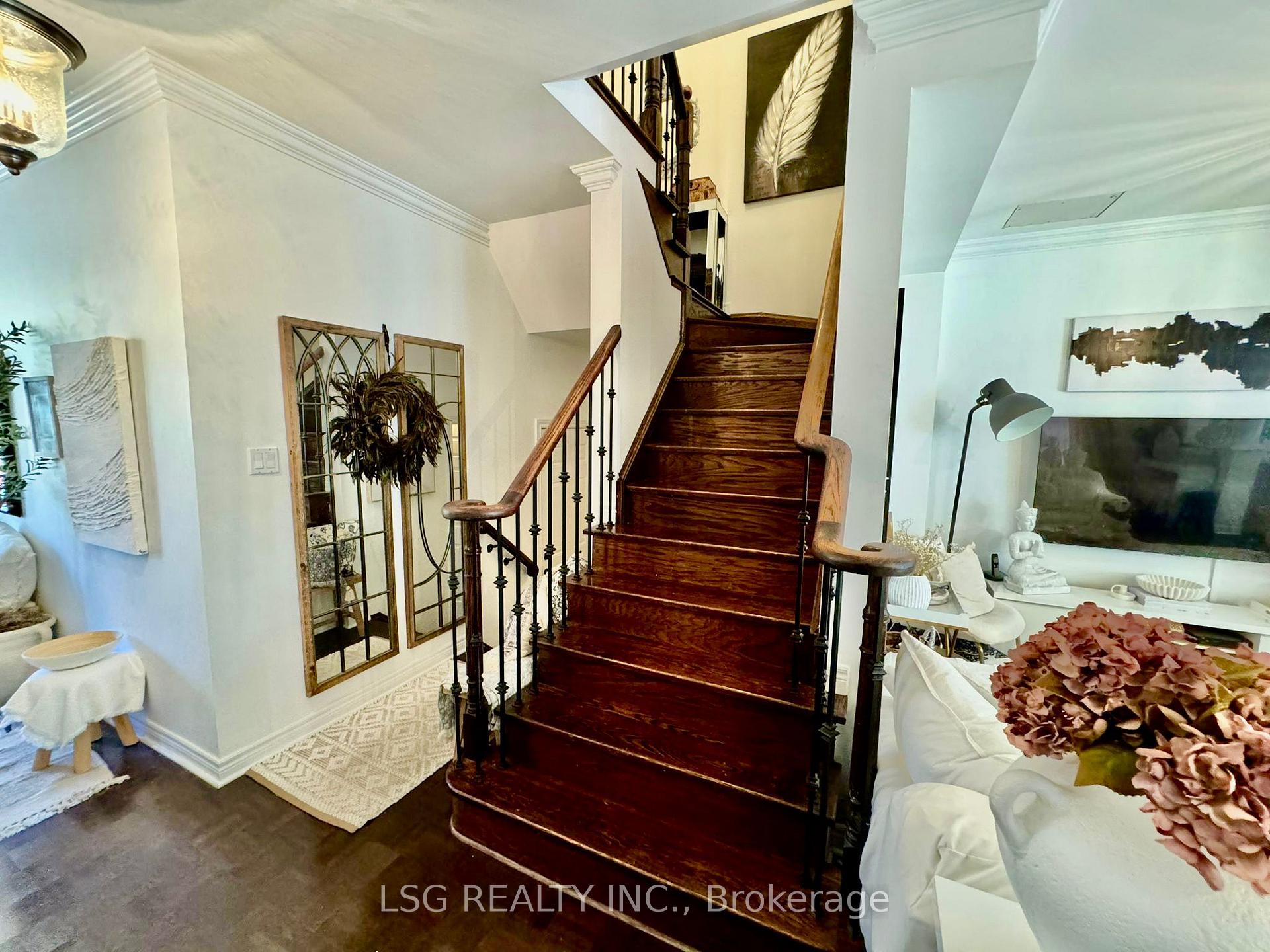Photo 13 of 235 Venice Gate Drive, Vaughan, Vellore Village — HOMEH