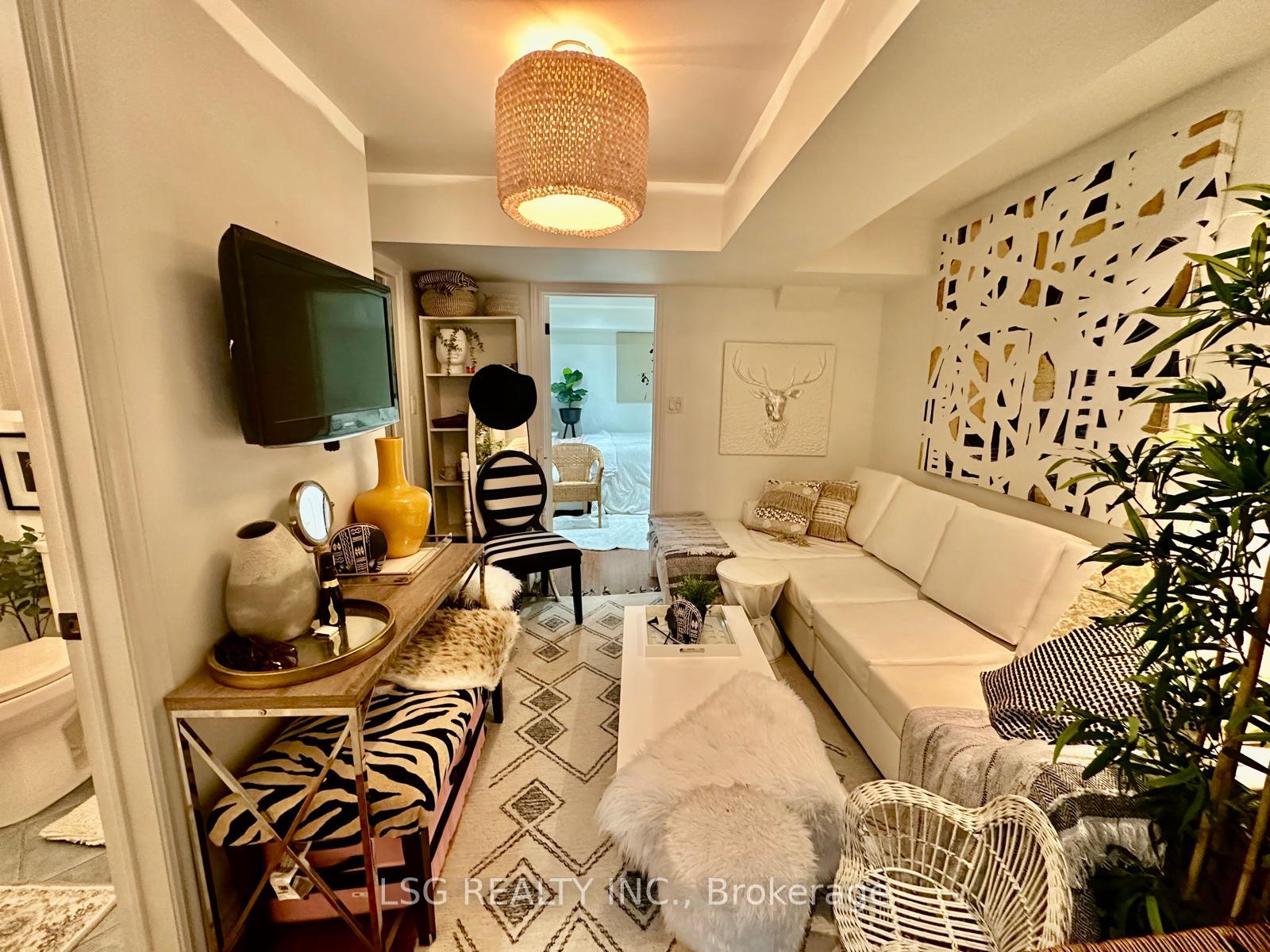 Photo 33 of 235 Venice Gate Drive, Vaughan, Vellore Village — HOMEH
