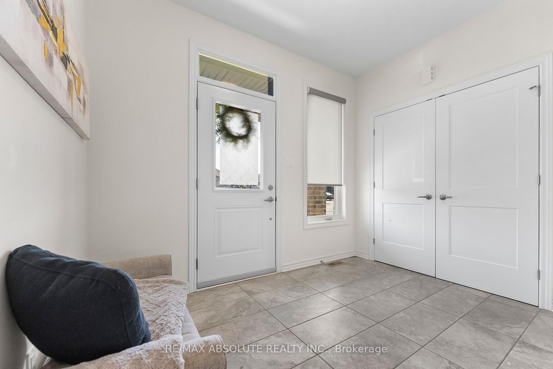 Photo 3 of 105 Seabert Drive, Arnprior — HOMEH