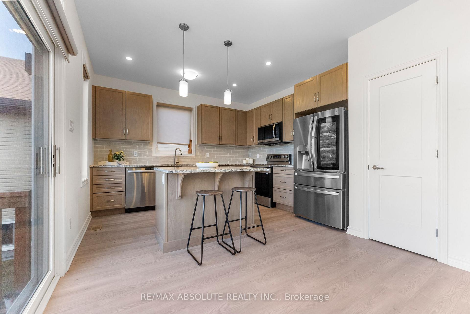 Photo 16 of 105 Seabert Drive, Arnprior — HOMEH