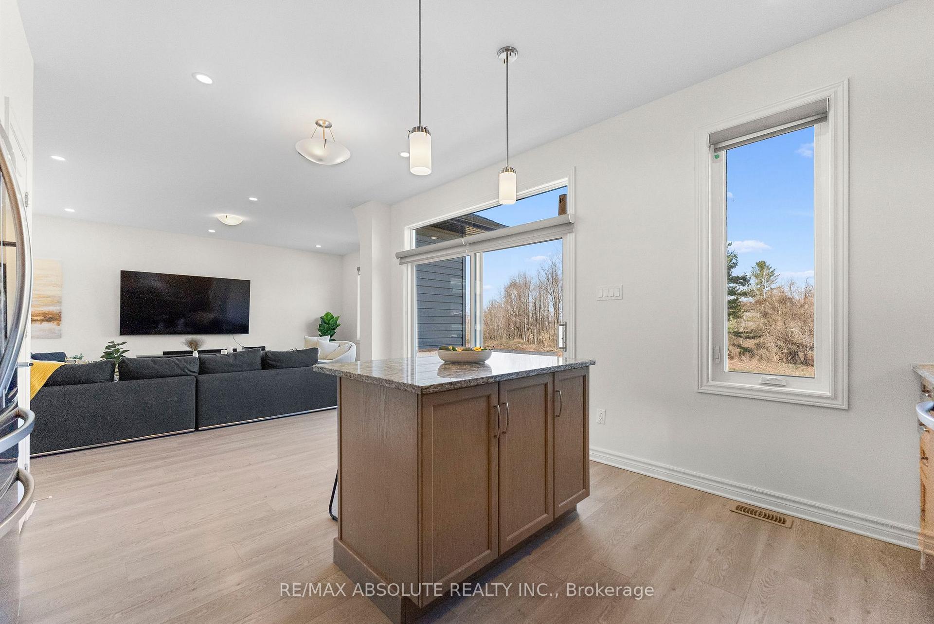 Photo 18 of 105 Seabert Drive, Arnprior — HOMEH