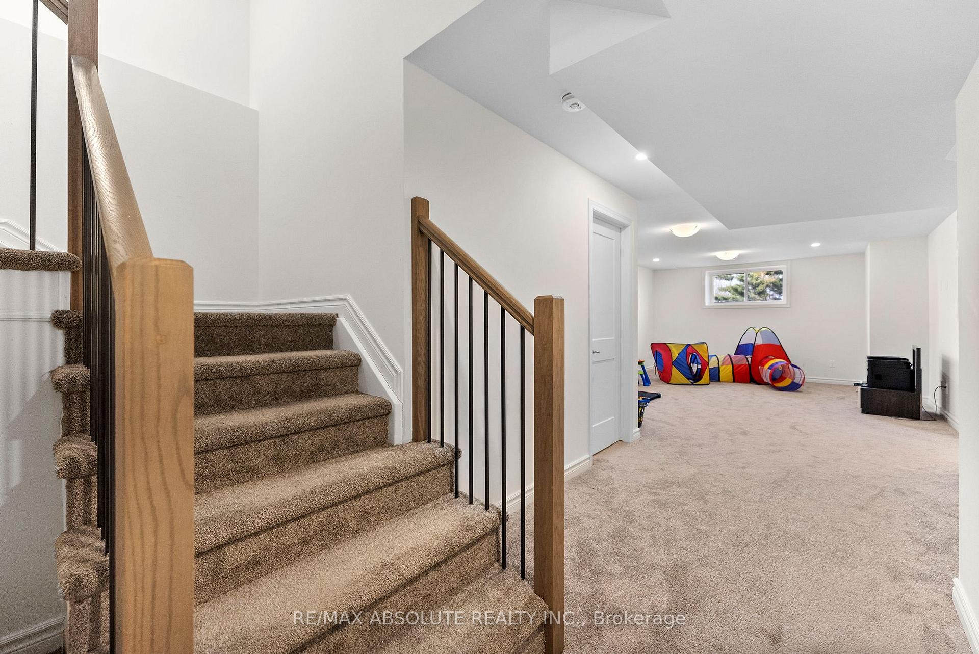 Photo 31 of 105 Seabert Drive, Arnprior — HOMEH