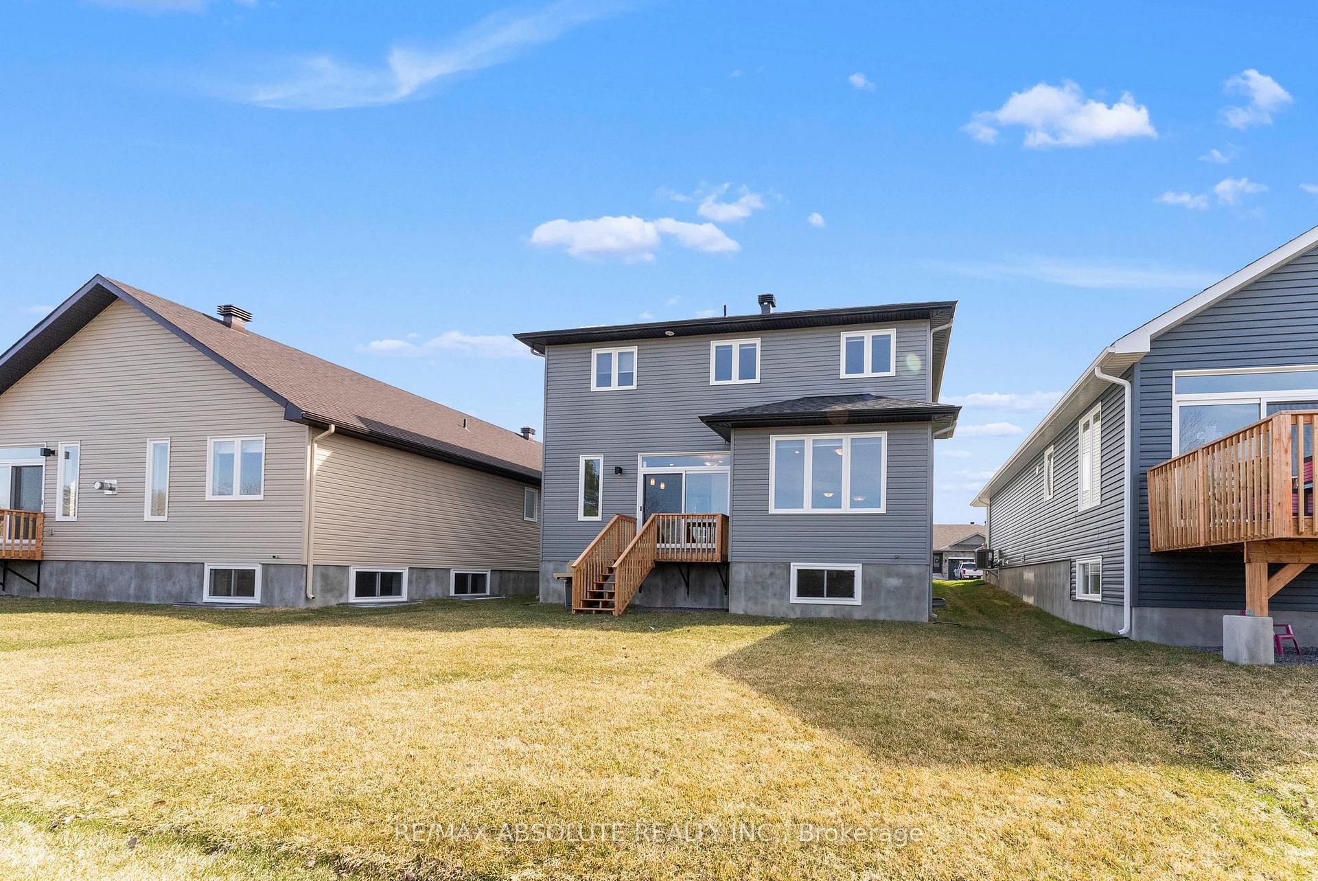 Photo 36 of 105 Seabert Drive, Arnprior — HOMEH