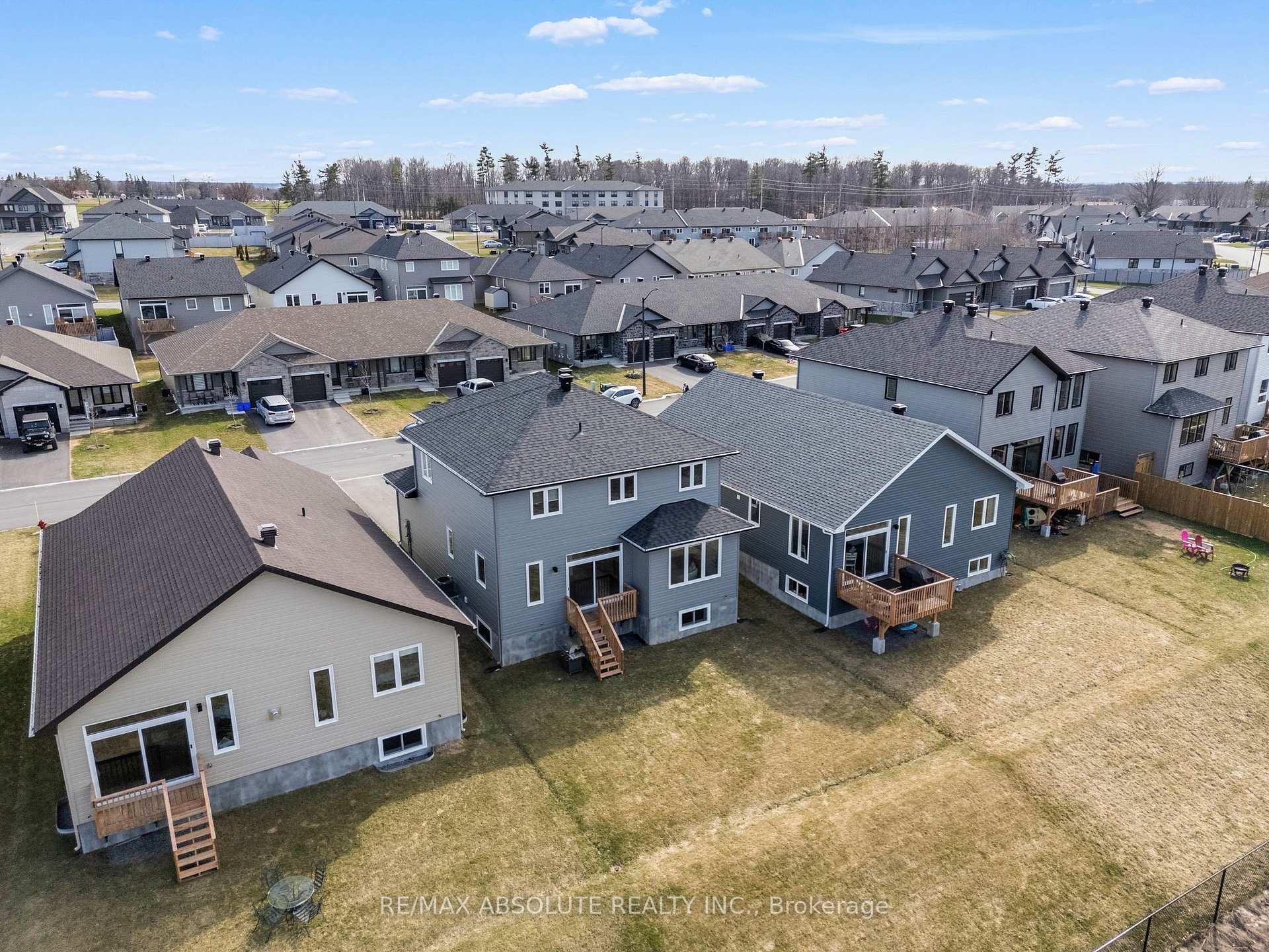 Photo 38 of 105 Seabert Drive, Arnprior — HOMEH