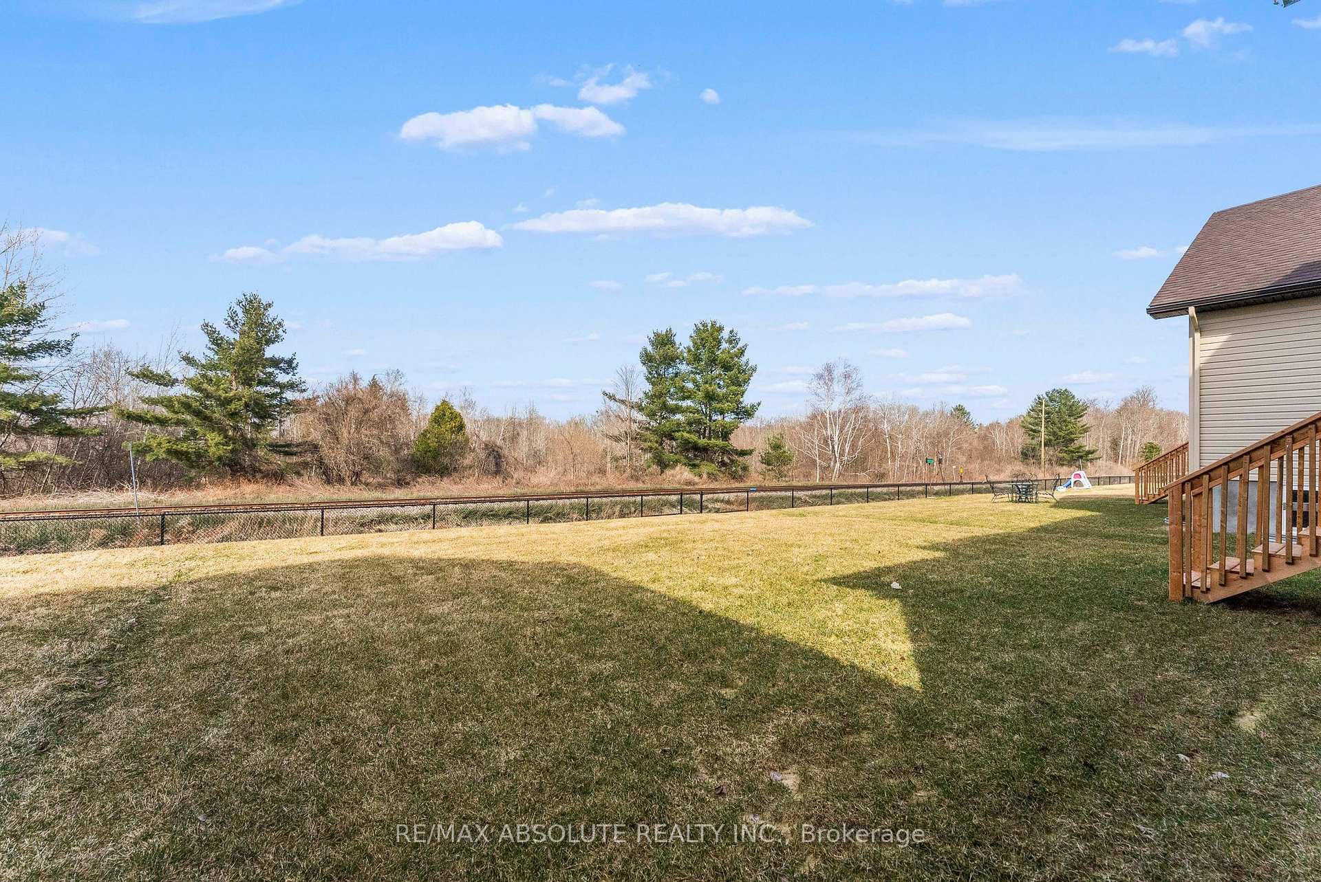 Photo 39 of 105 Seabert Drive, Arnprior — HOMEH