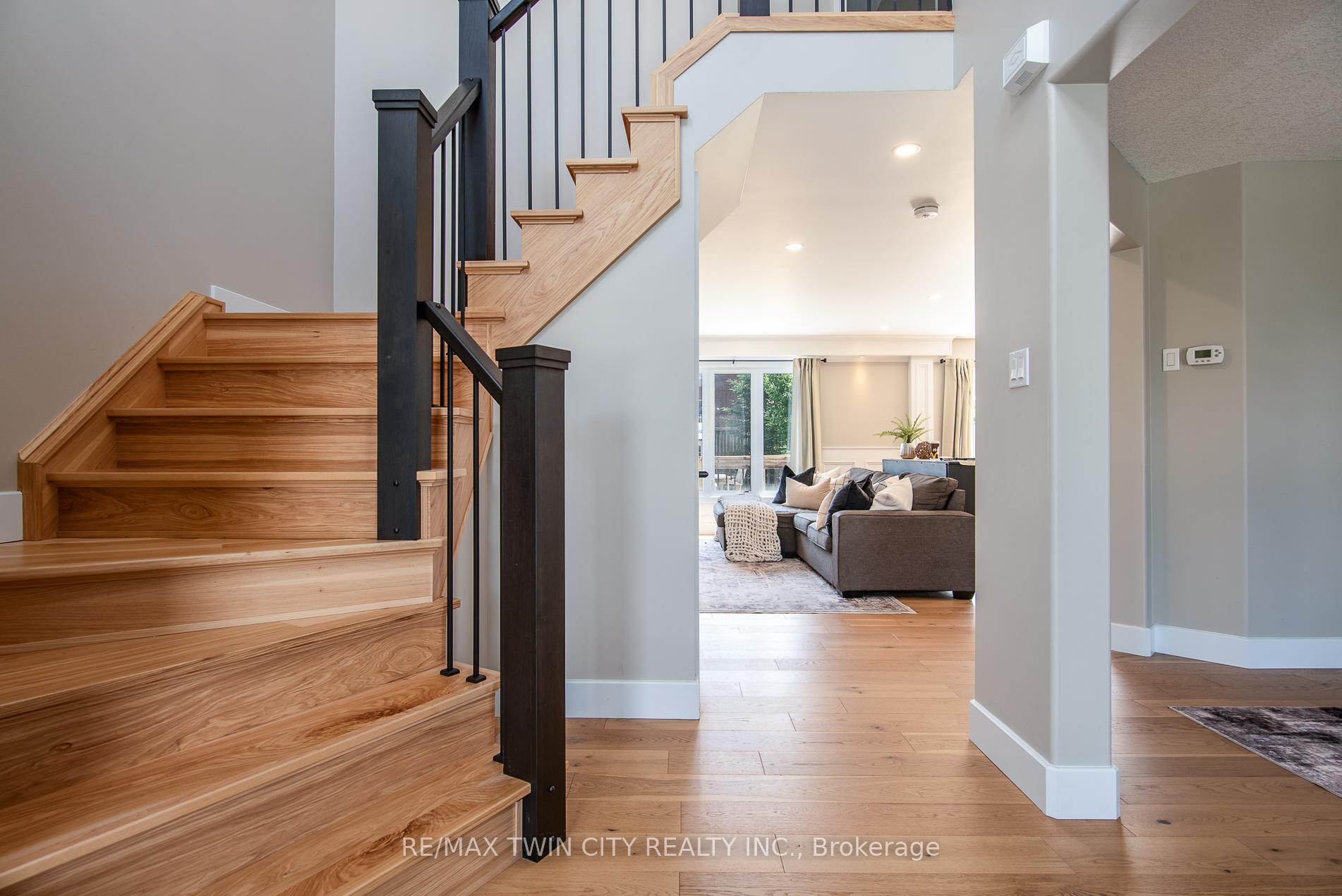 Photo 4 of 69 Parkview Drive, Wellesley — HOMEH