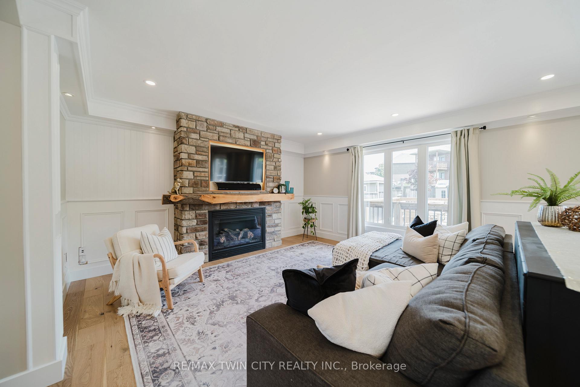 Photo 8 of 69 Parkview Drive, Wellesley — HOMEH