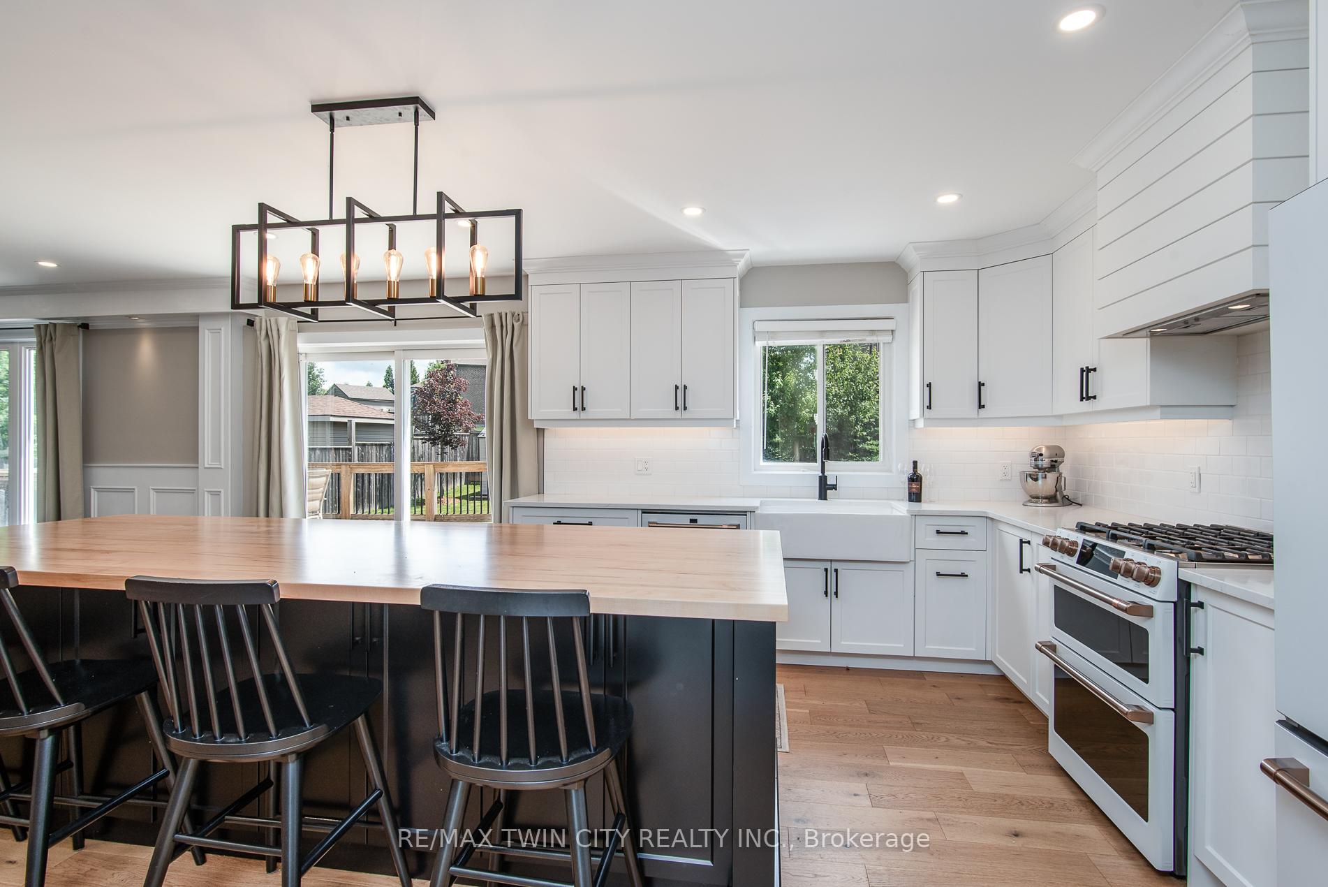 Photo 16 of 69 Parkview Drive, Wellesley — HOMEH