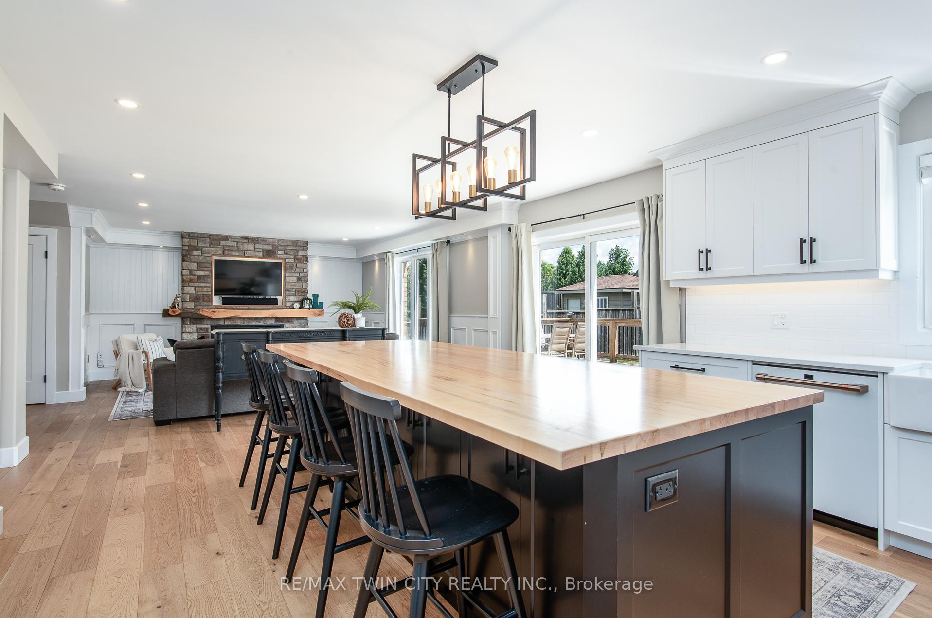 Photo 18 of 69 Parkview Drive, Wellesley — HOMEH