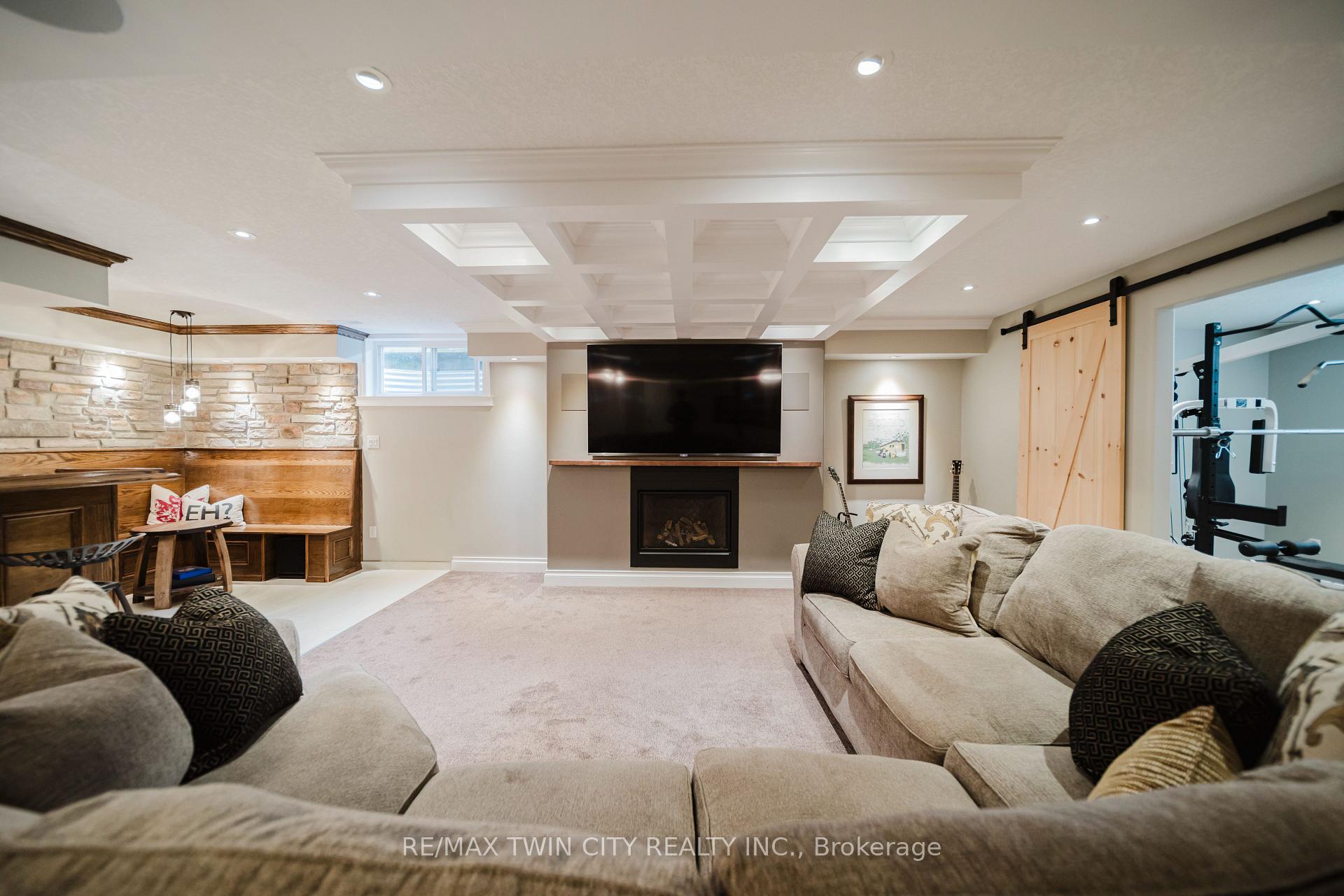 Photo 33 of 69 Parkview Drive, Wellesley — HOMEH