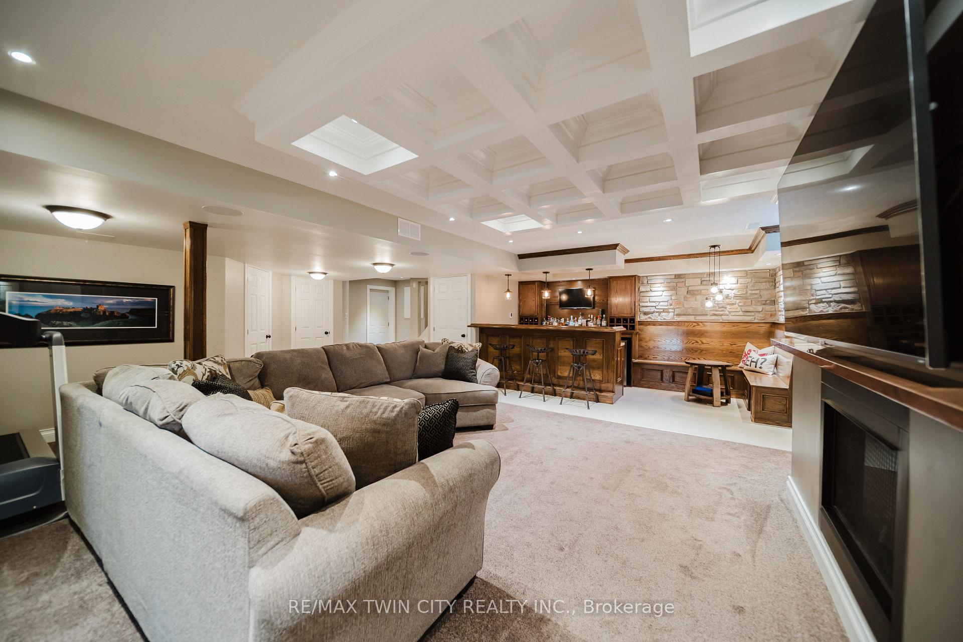 Photo 35 of 69 Parkview Drive, Wellesley — HOMEH