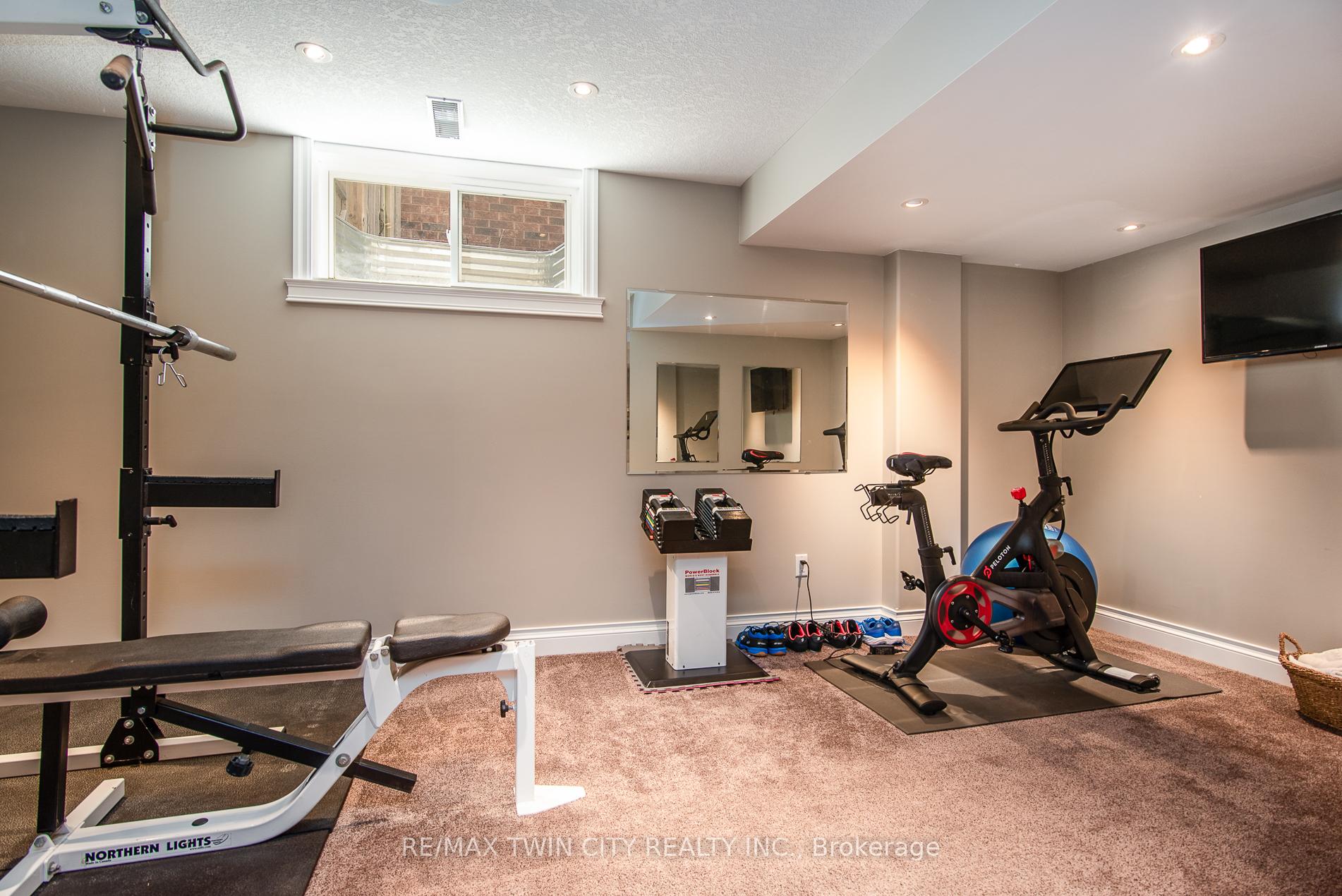Photo 37 of 69 Parkview Drive, Wellesley — HOMEH