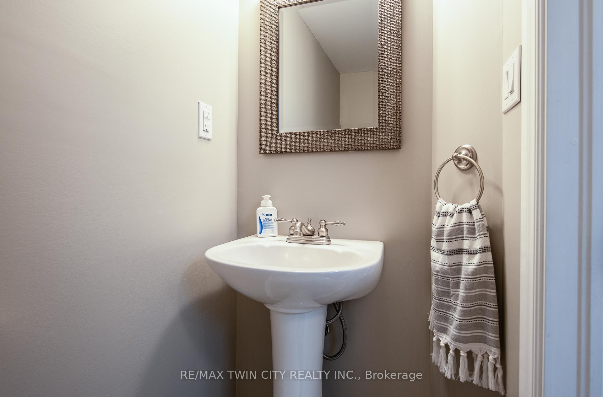 Photo 38 of 69 Parkview Drive, Wellesley — HOMEH