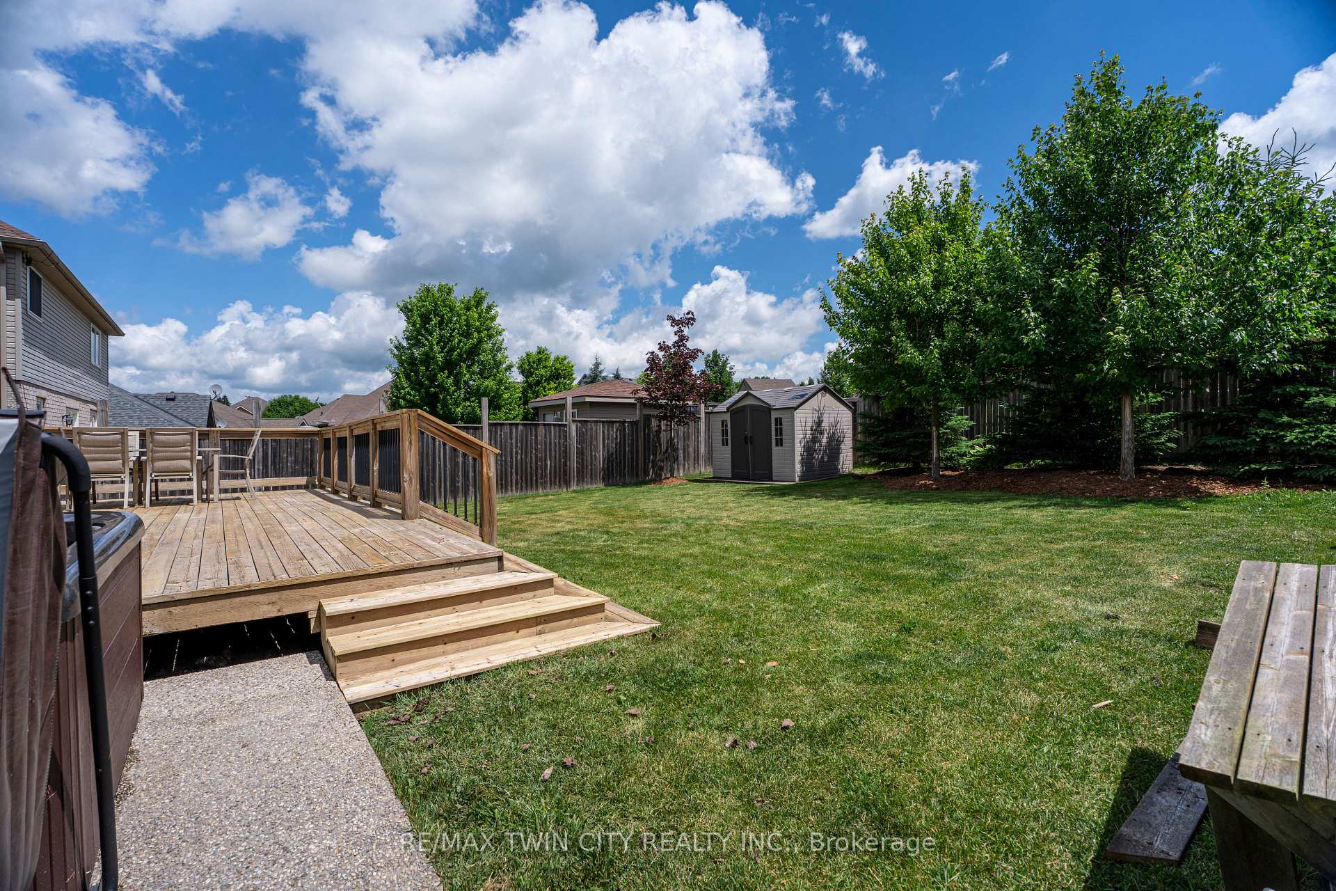 Photo 43 of 69 Parkview Drive, Wellesley — HOMEH