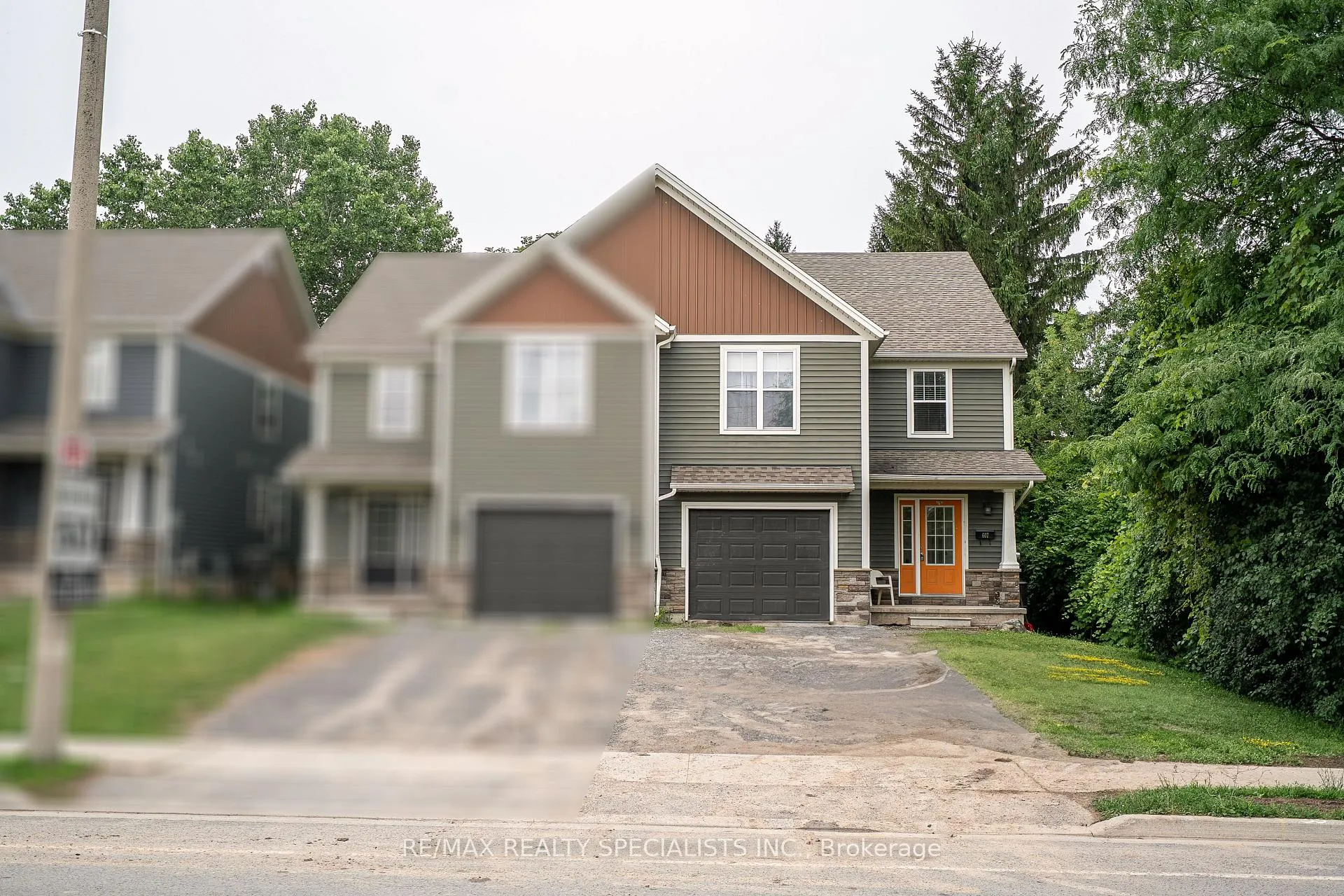 Photo 3 of 607 First Avenue E, Welland, N. Welland — HOMEH