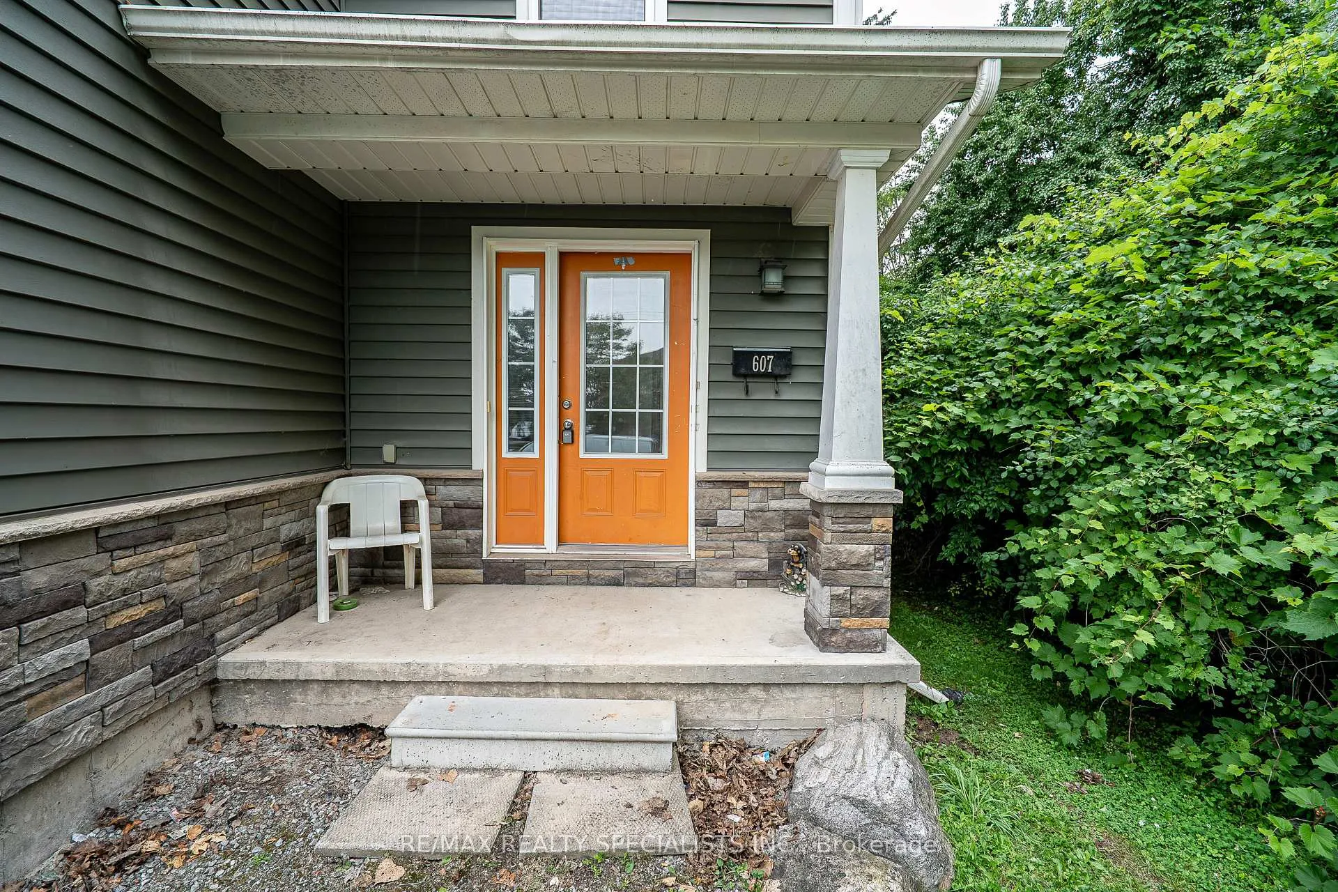 Photo 4 of 607 First Avenue E, Welland, N. Welland — HOMEH