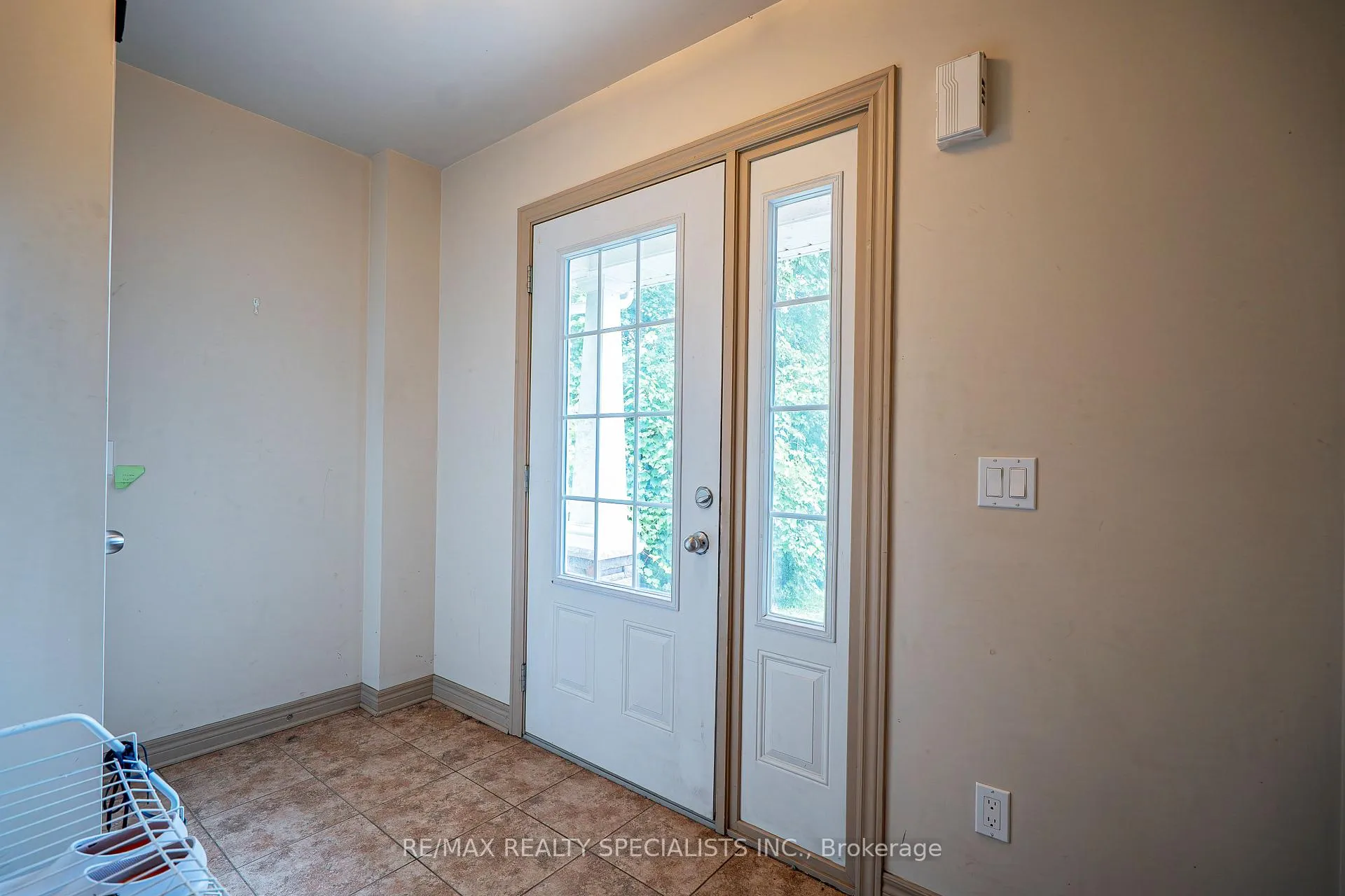 Photo 5 of 607 First Avenue E, Welland, N. Welland — HOMEH