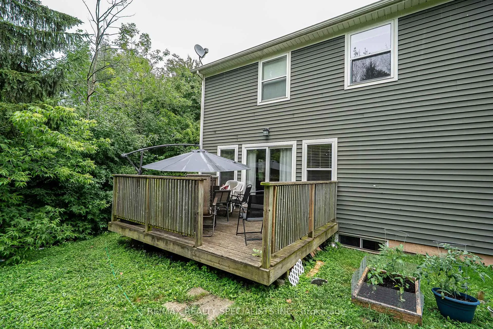 Photo 16 of 607 First Avenue E, Welland, N. Welland — HOMEH