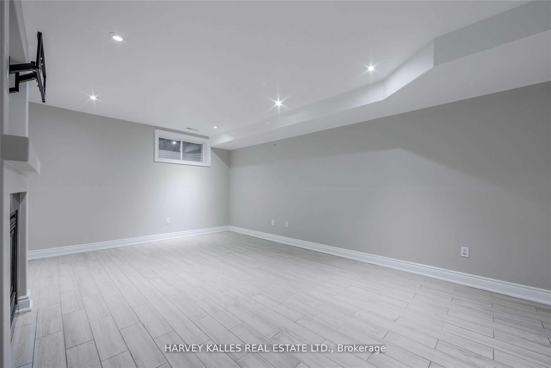 Front of Unit Lower, 27 Lavender Road
