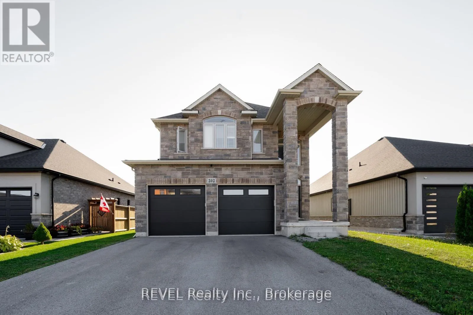 Photo 1 of Unit Upper, 202 Viger Drive, Welland, Lincoln/Crowland — HOMEH