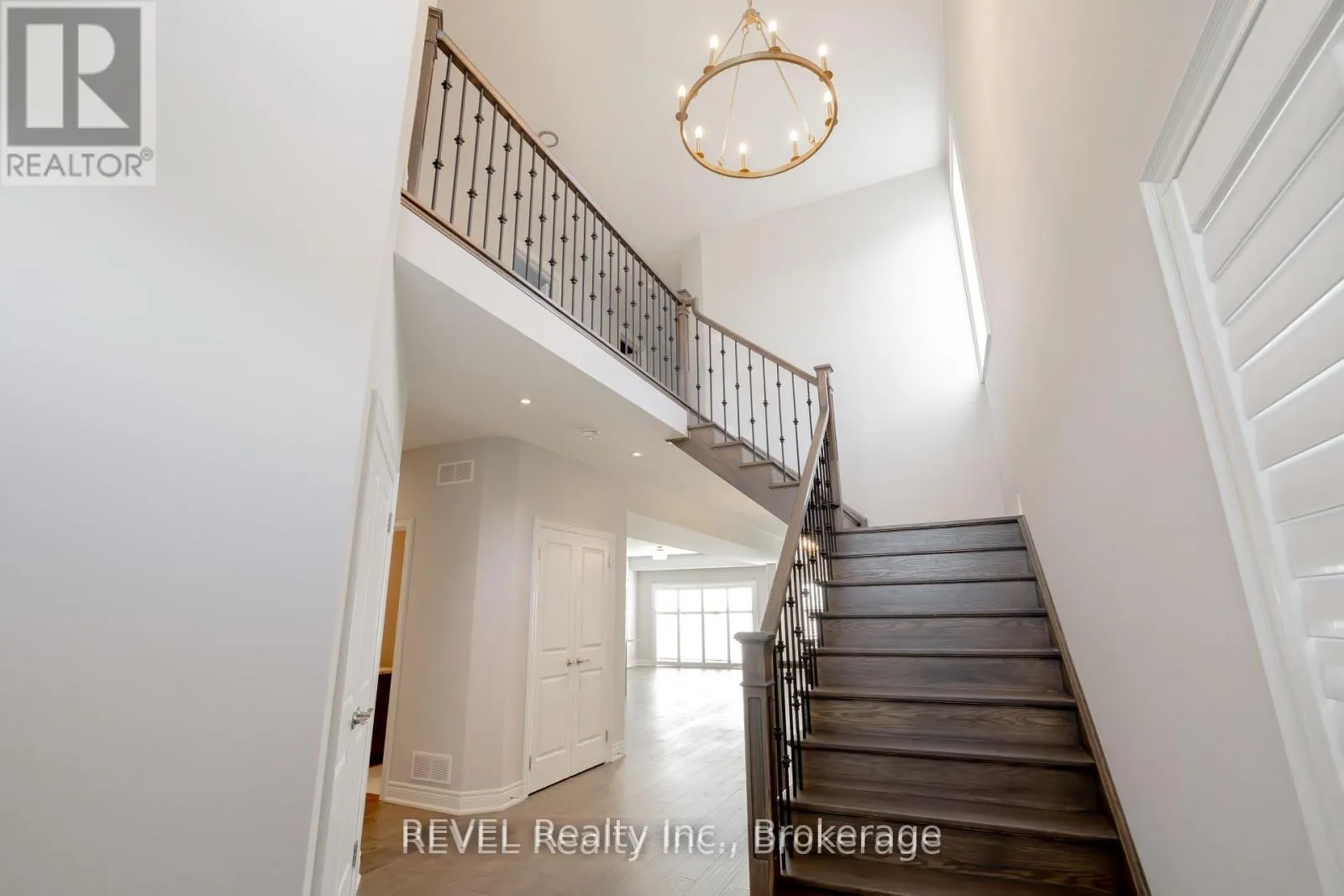 Photo 3 of Unit Upper, 202 Viger Drive, Welland, Lincoln/Crowland — HOMEH