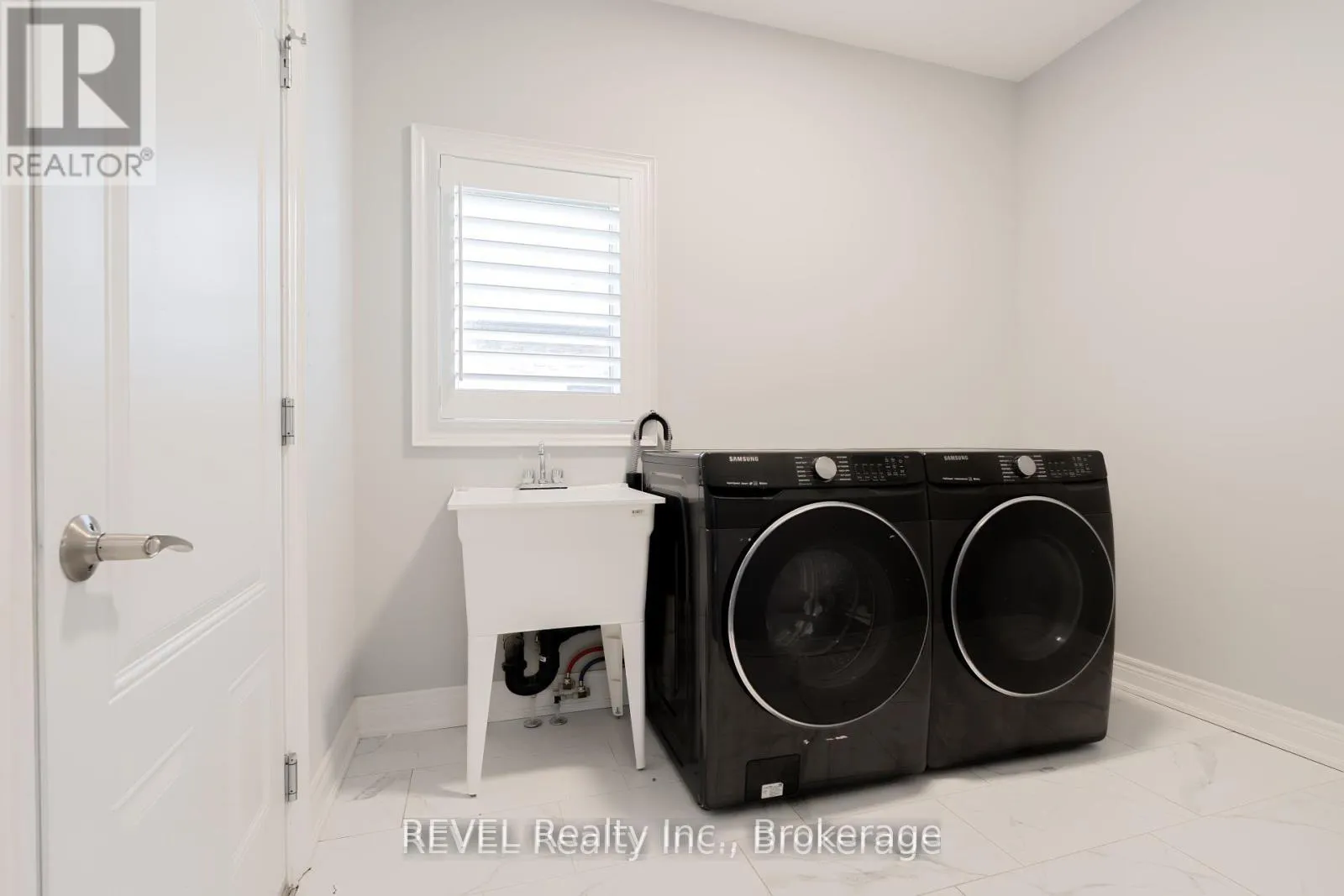 Photo 5 of Unit Upper, 202 Viger Drive, Welland, Lincoln/Crowland — HOMEH