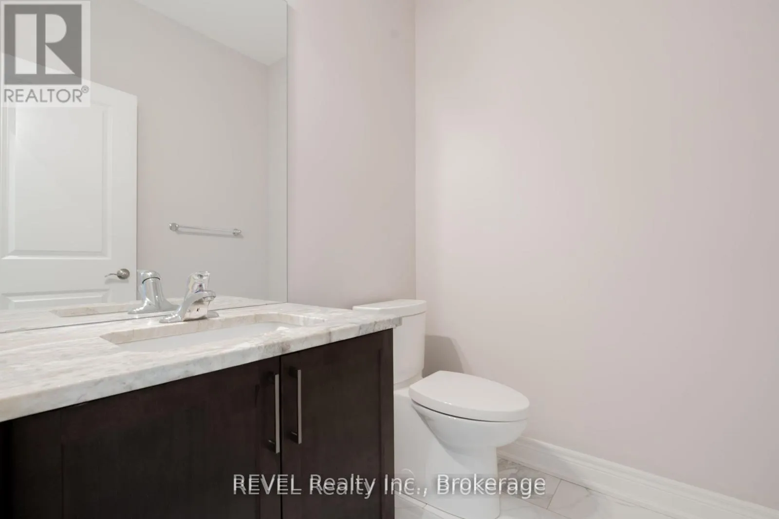 Photo 6 of Unit Upper, 202 Viger Drive, Welland, Lincoln/Crowland — HOMEH