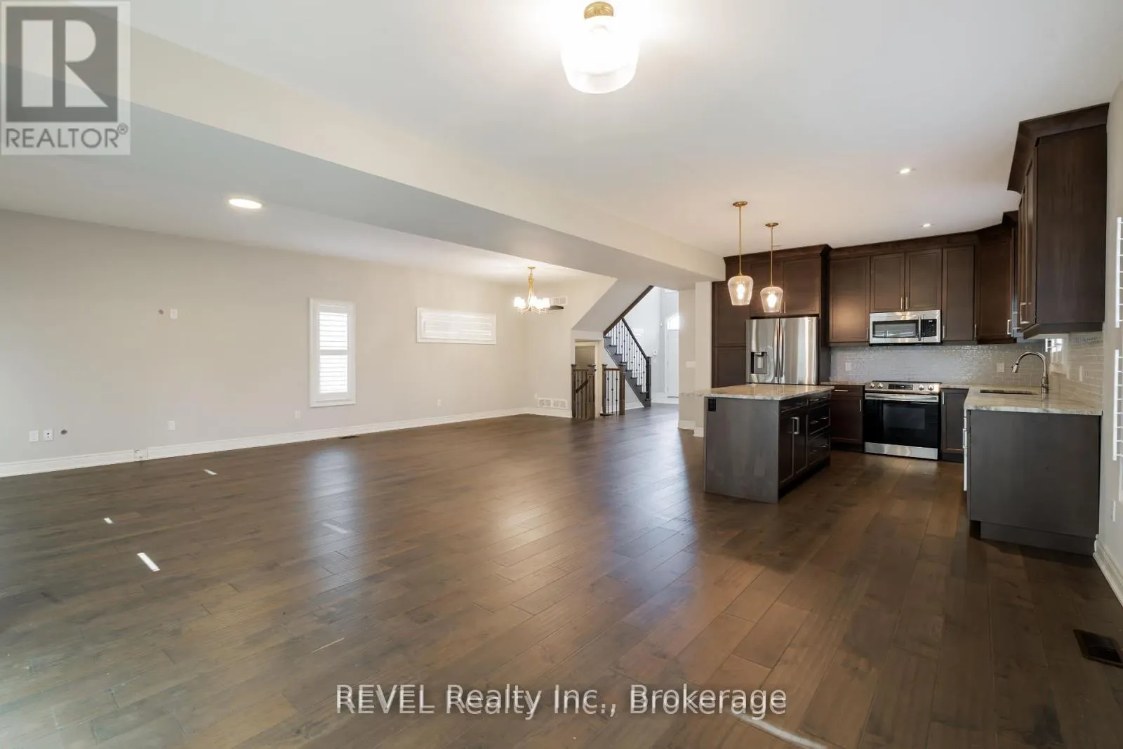 Photo 7 of Unit Upper, 202 Viger Drive, Welland, Lincoln/Crowland — HOMEH