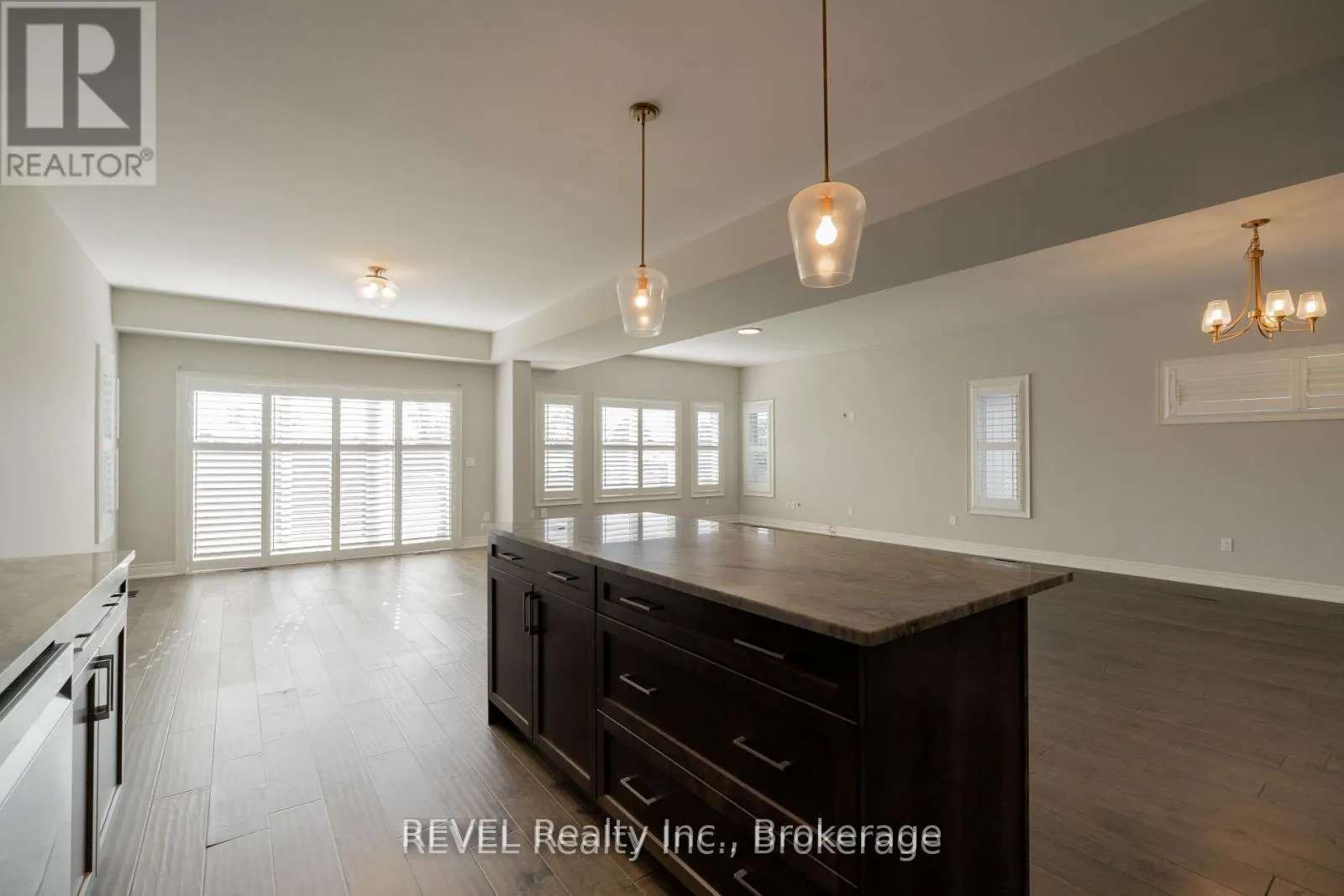 Photo 10 of Unit Upper, 202 Viger Drive, Welland, Lincoln/Crowland — HOMEH