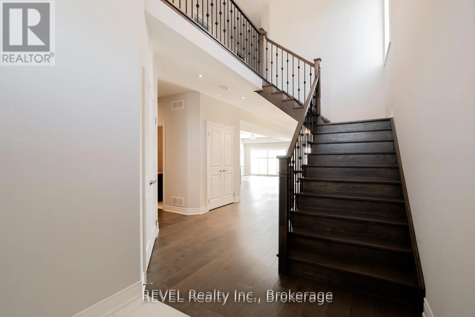 Photo 11 of Unit Upper, 202 Viger Drive, Welland, Lincoln/Crowland — HOMEH