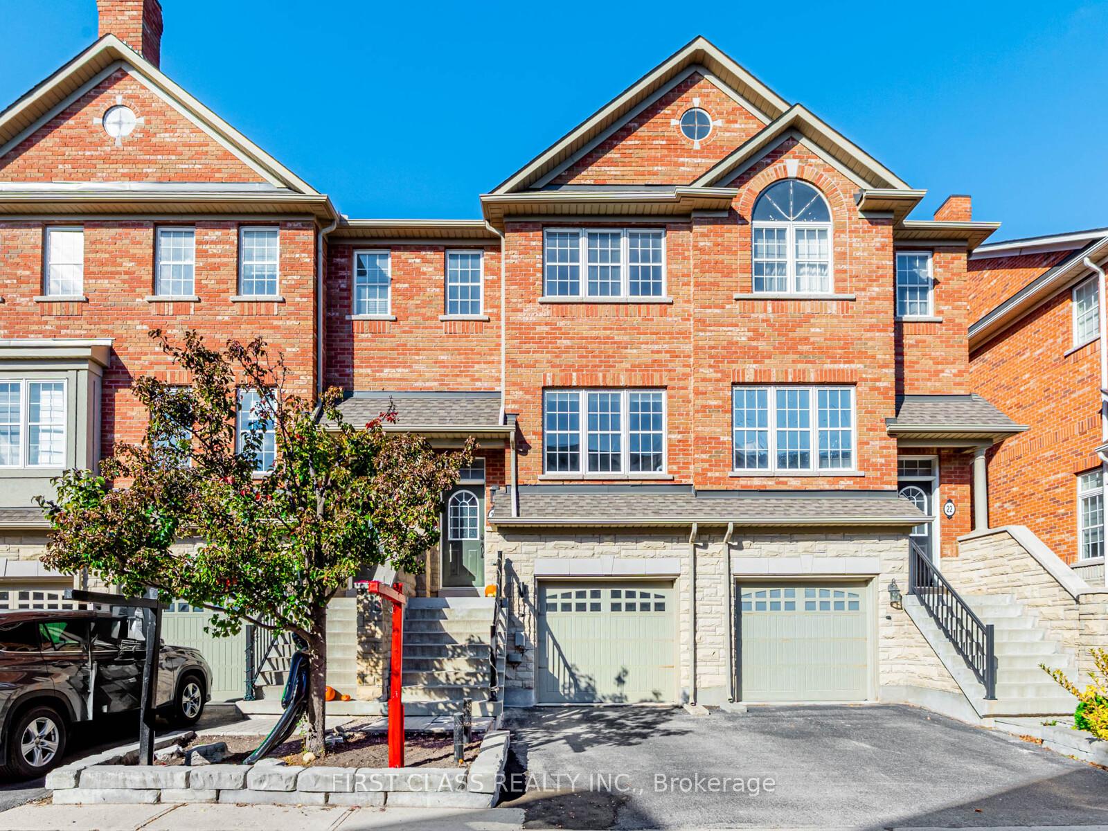 Photo 1 of 24 Golden Spruce Lane, Vaughan, Maple — HOMEH